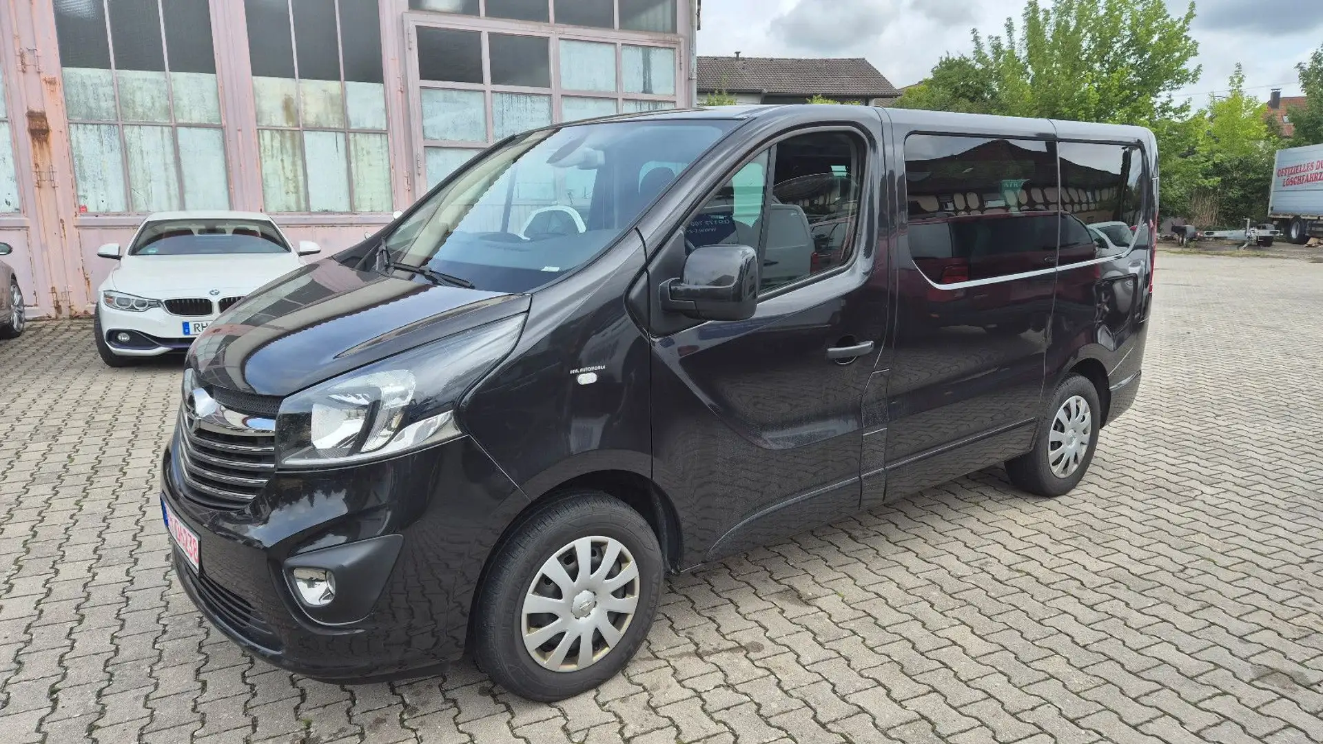 Opel Vivaro B /Kombi/9-Sitzer /Klima/Navi Schwarz - 1