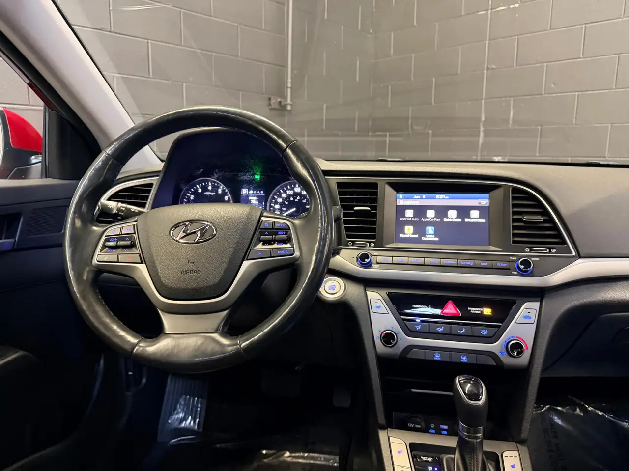 Hyundai ELANTRA photo Hyundai ELANTRA