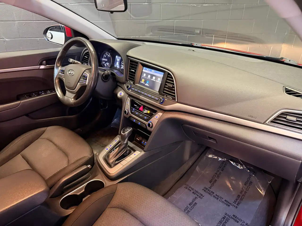 Hyundai ELANTRA photo Hyundai ELANTRA