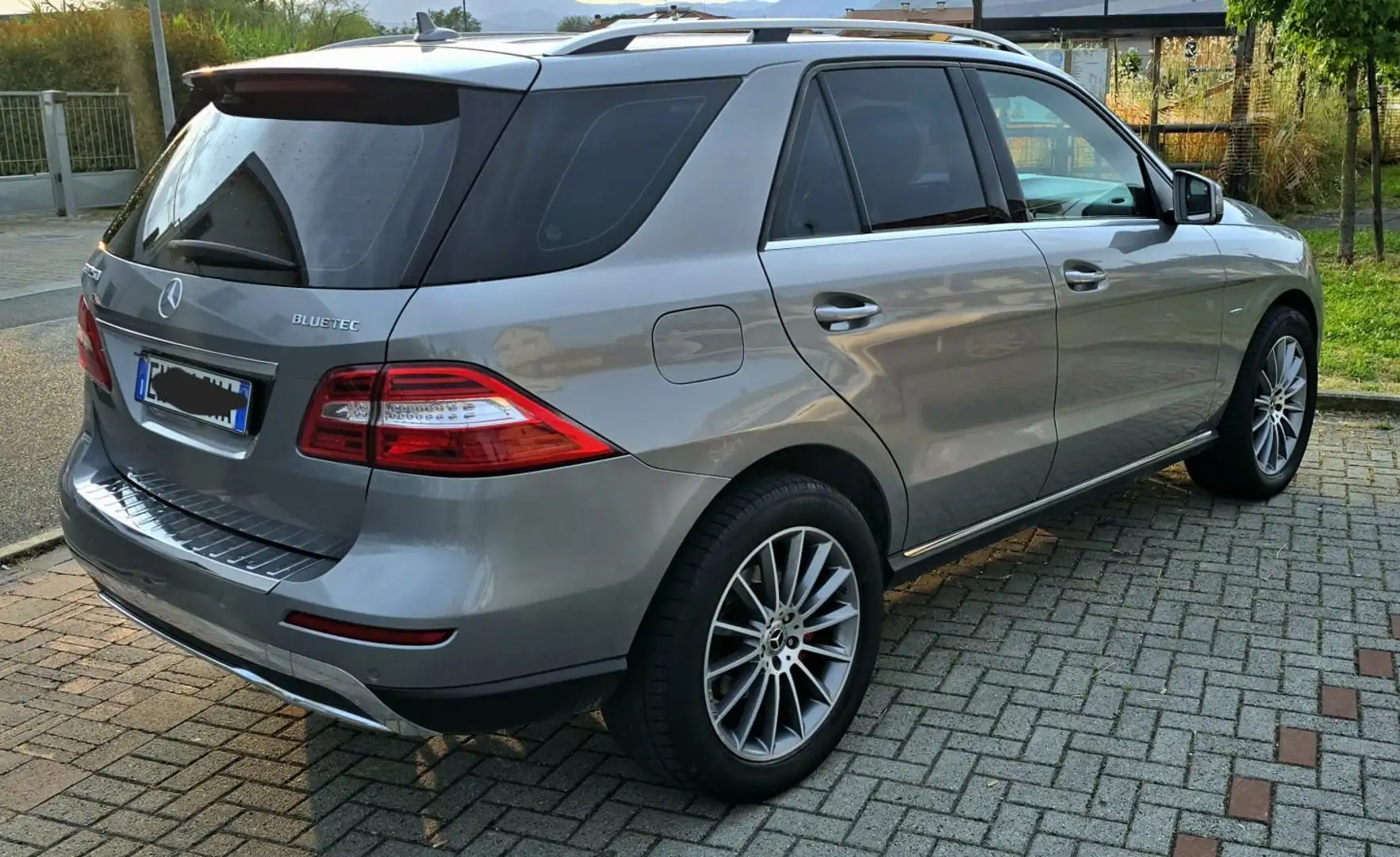 Mercedes-Benz ML 250 d BluTec 4matic 4x4 Grigio - 1
