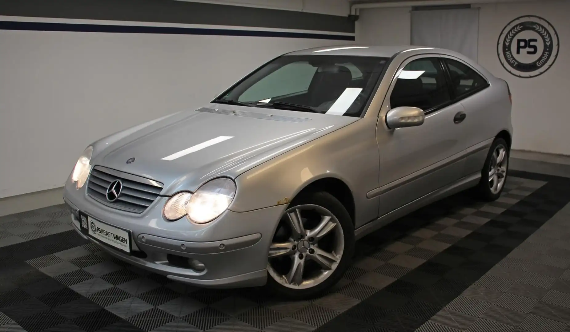 Mercedes-Benz C 180 Kompressor Automatik TEMPOMAT KLIMA PDC Silber - 1