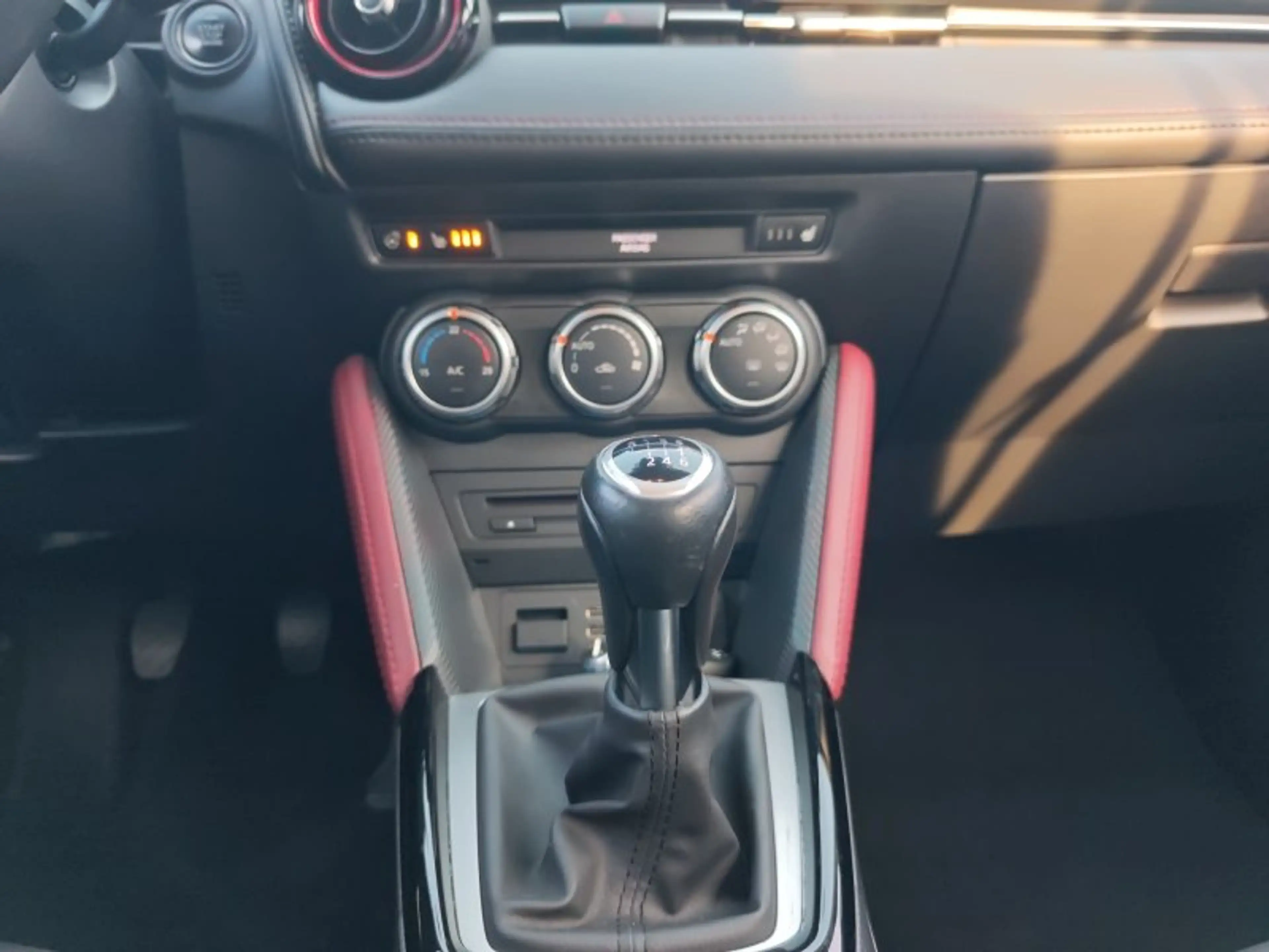 Mazda CX-3 2.0 SKYACTIV-G Sports-Line  Leder/LED/Navi — photo 11
