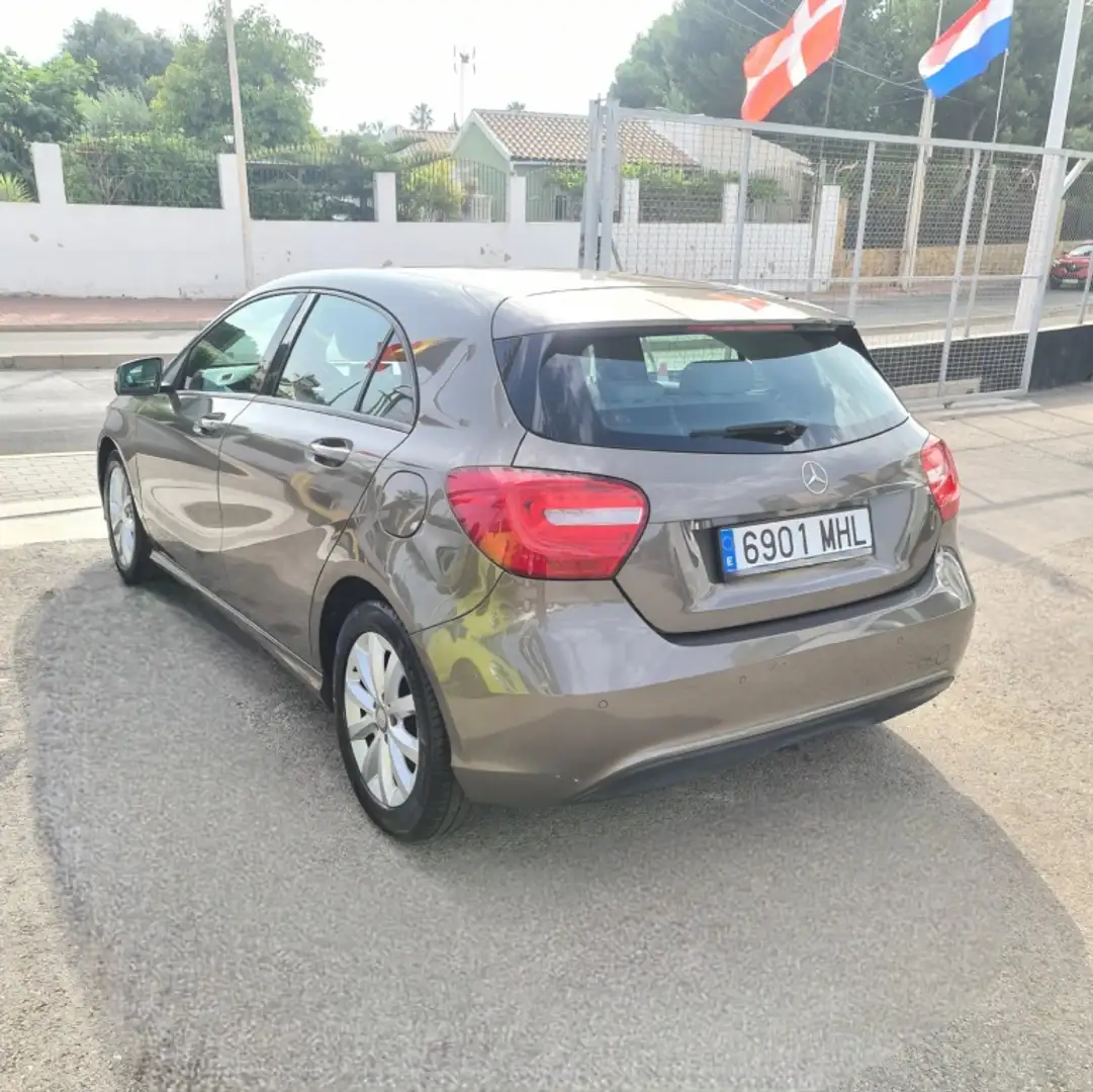 Mercedes-Benz A 180 180CDI Gris - 2