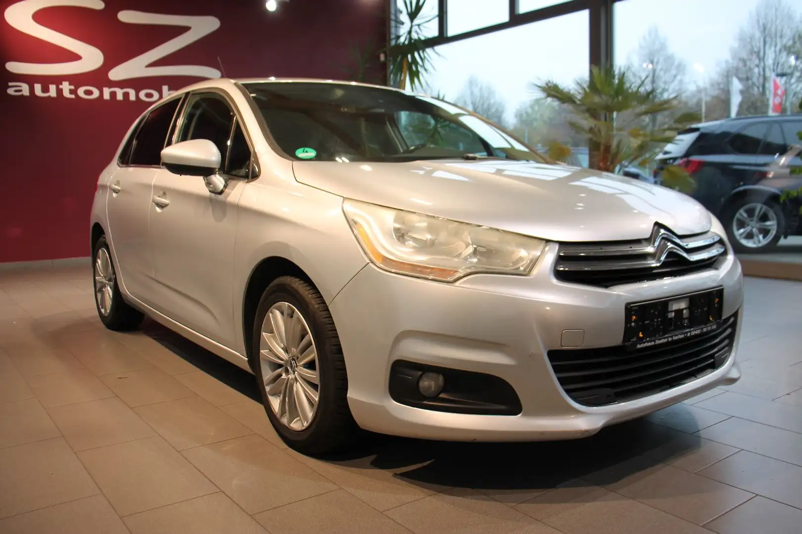 Citroen C4 Lim. Tendance PDC Tempomat SHZ Grau - 2