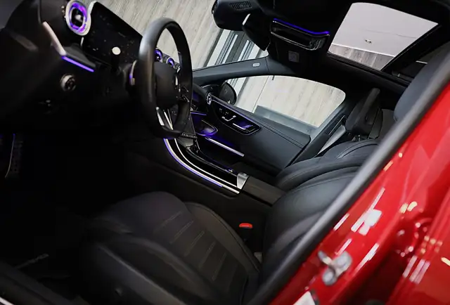 Mercedes-Benz C-Class view 7