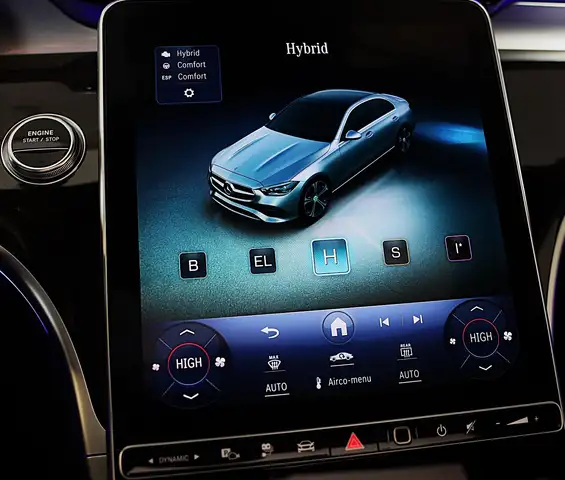 Mercedes-Benz C-Class view 16