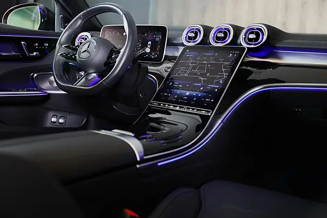 Mercedes-Benz C-Class view 6