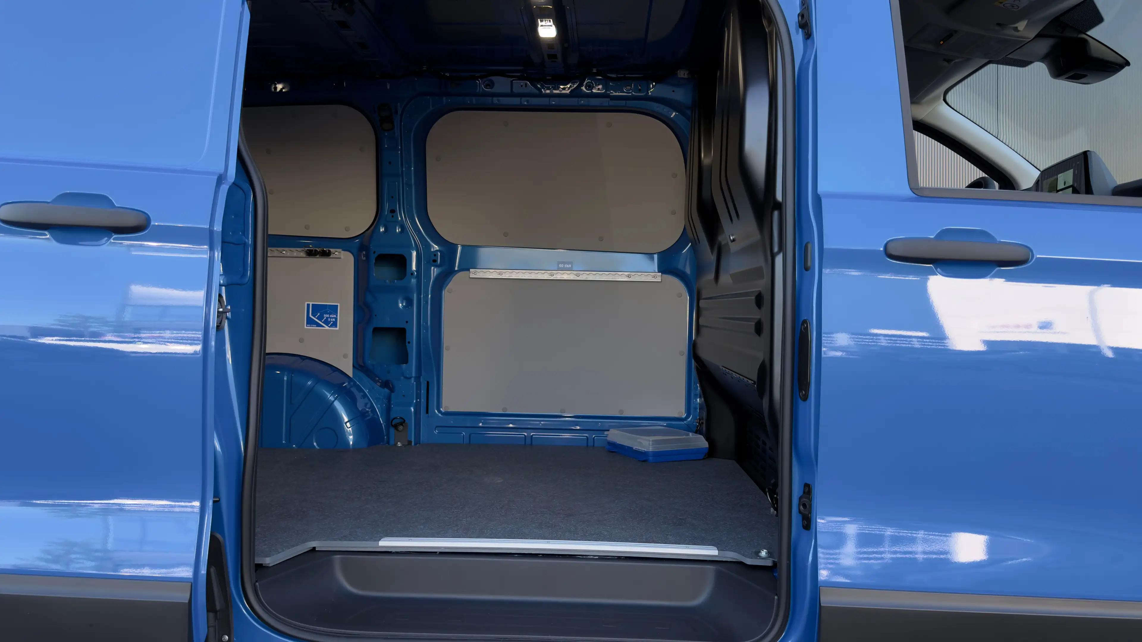 Volkswagen Transporter e-Transporter 160 kW RWD KR PanAmericana | Wegklap — photo 13