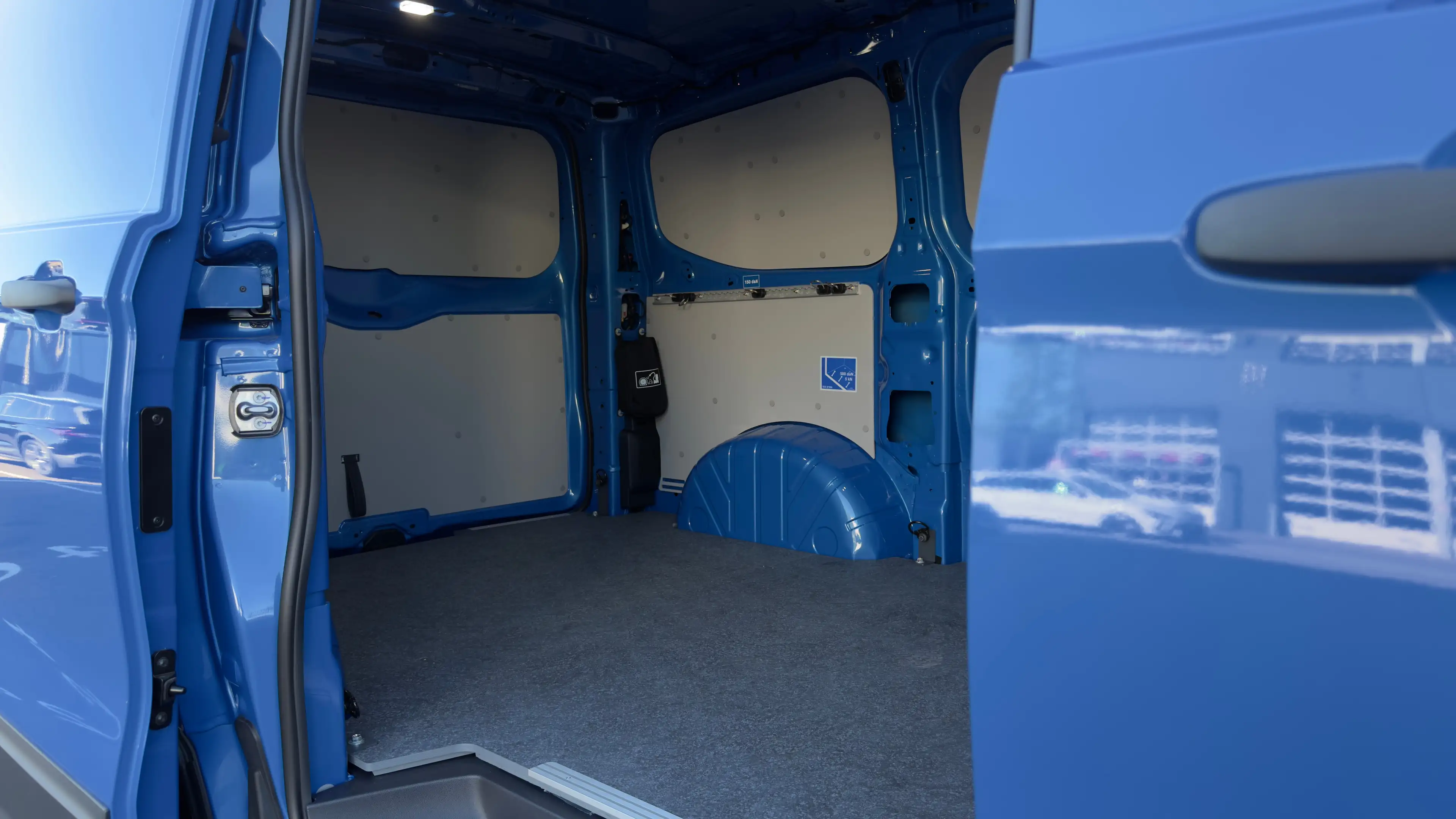 Volkswagen Transporter e-Transporter 160 kW RWD KR PanAmericana | Wegklap — photo 14