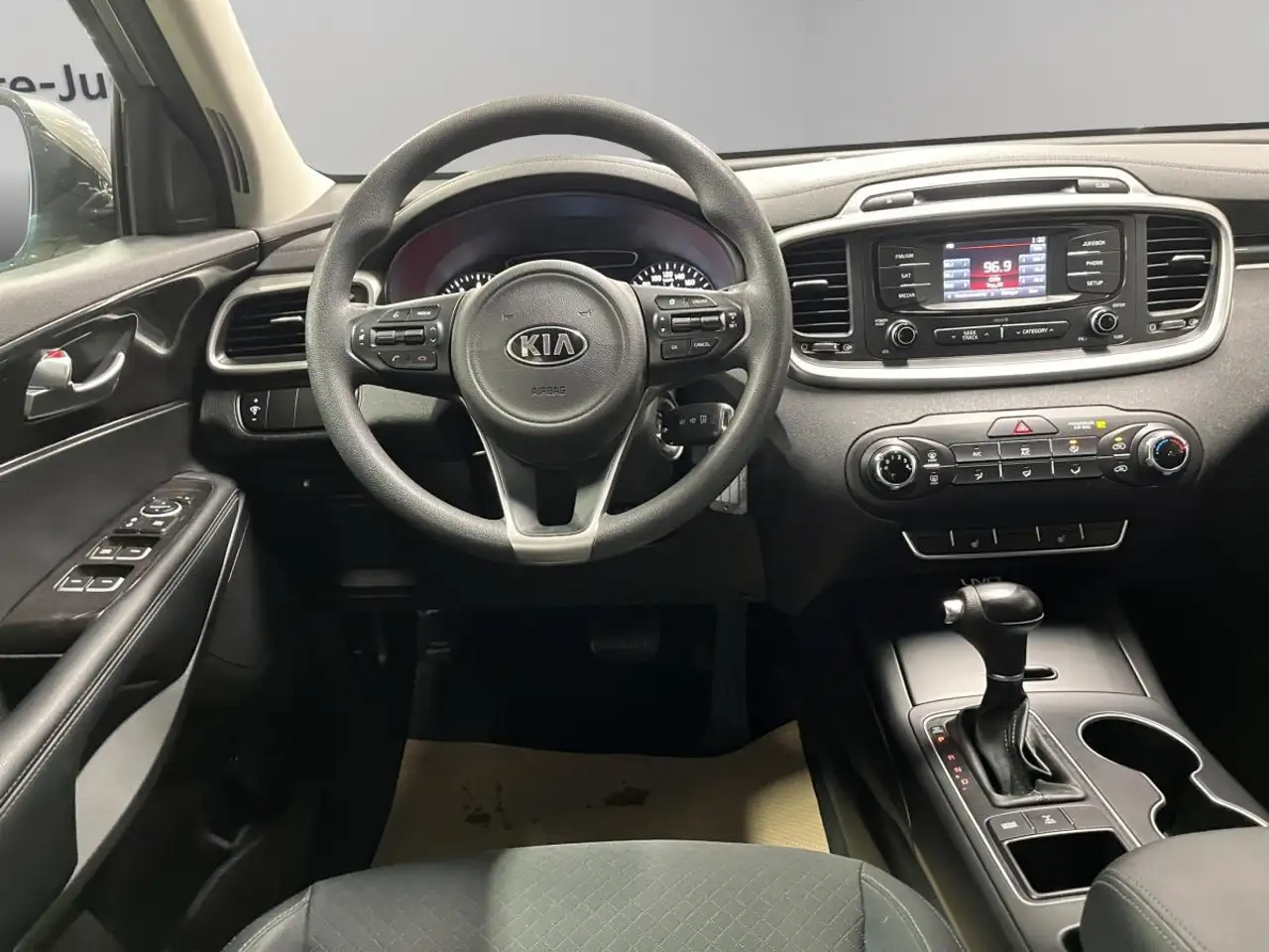 Kia Sorento снимка Kia Sorento