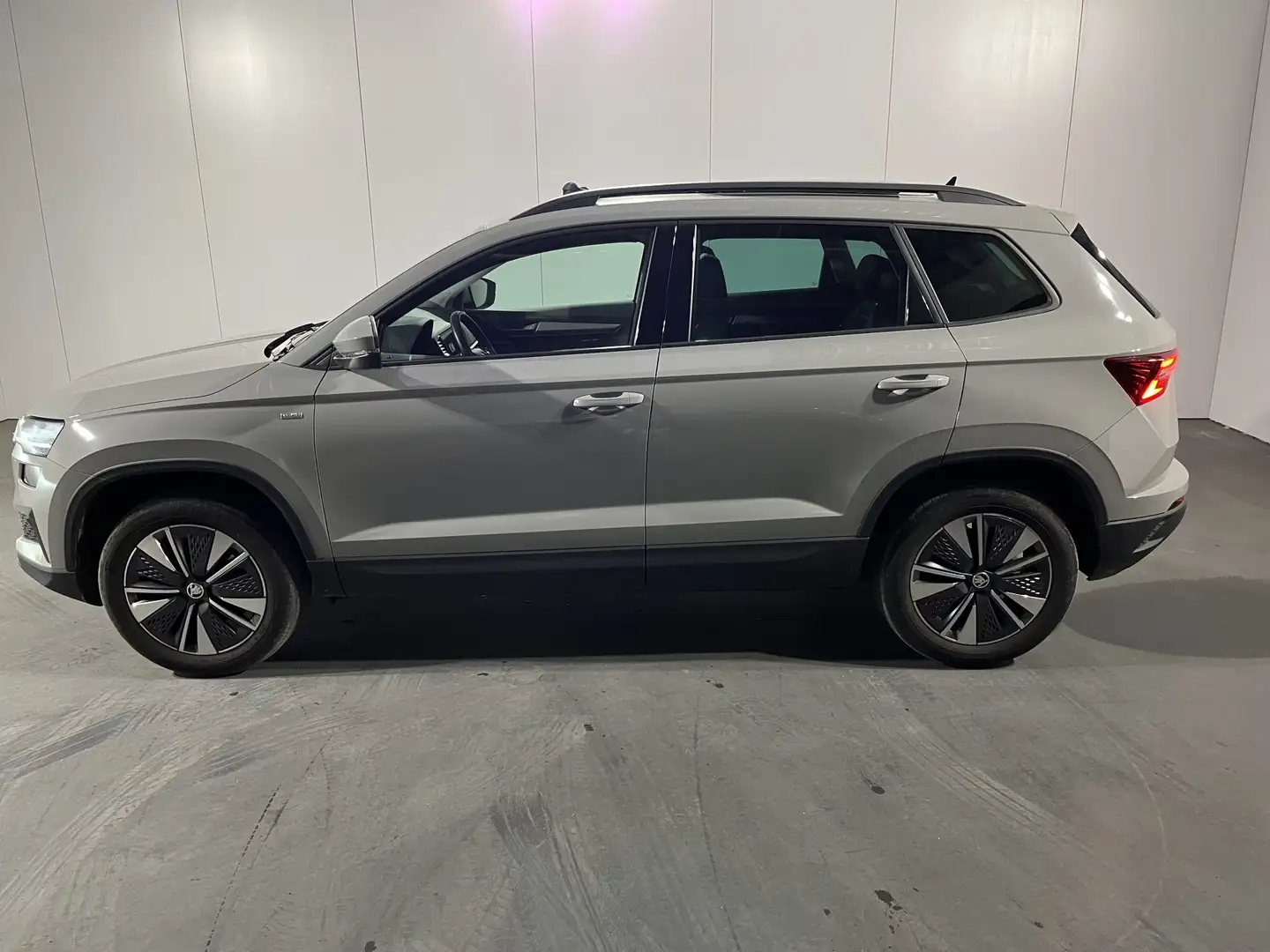 Skoda Karoq 1.0 TSI Ambition / PANO/ STUUR+STOEL VERWARMING/ P Gris - 2