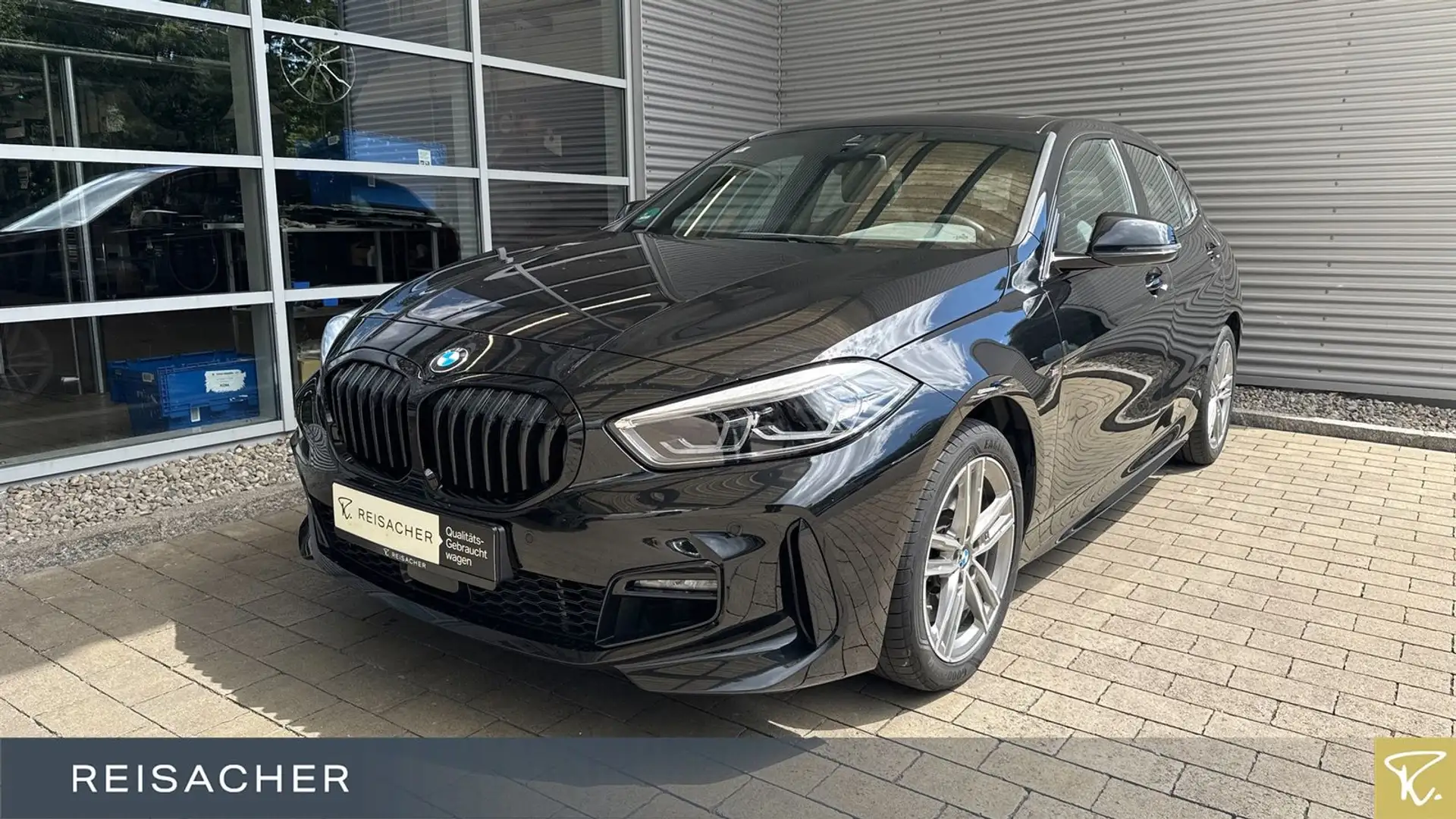 BMW 120 iA M-Sport Navi AHK Pano LED Tempo 17"LM Negro - 1