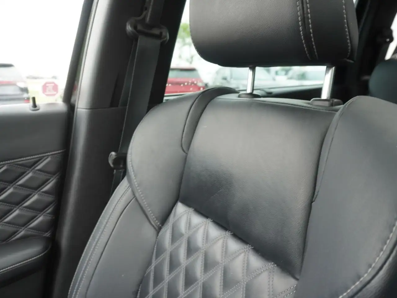 Mitsubishi Outlander снимка Mitsubishi Outlander