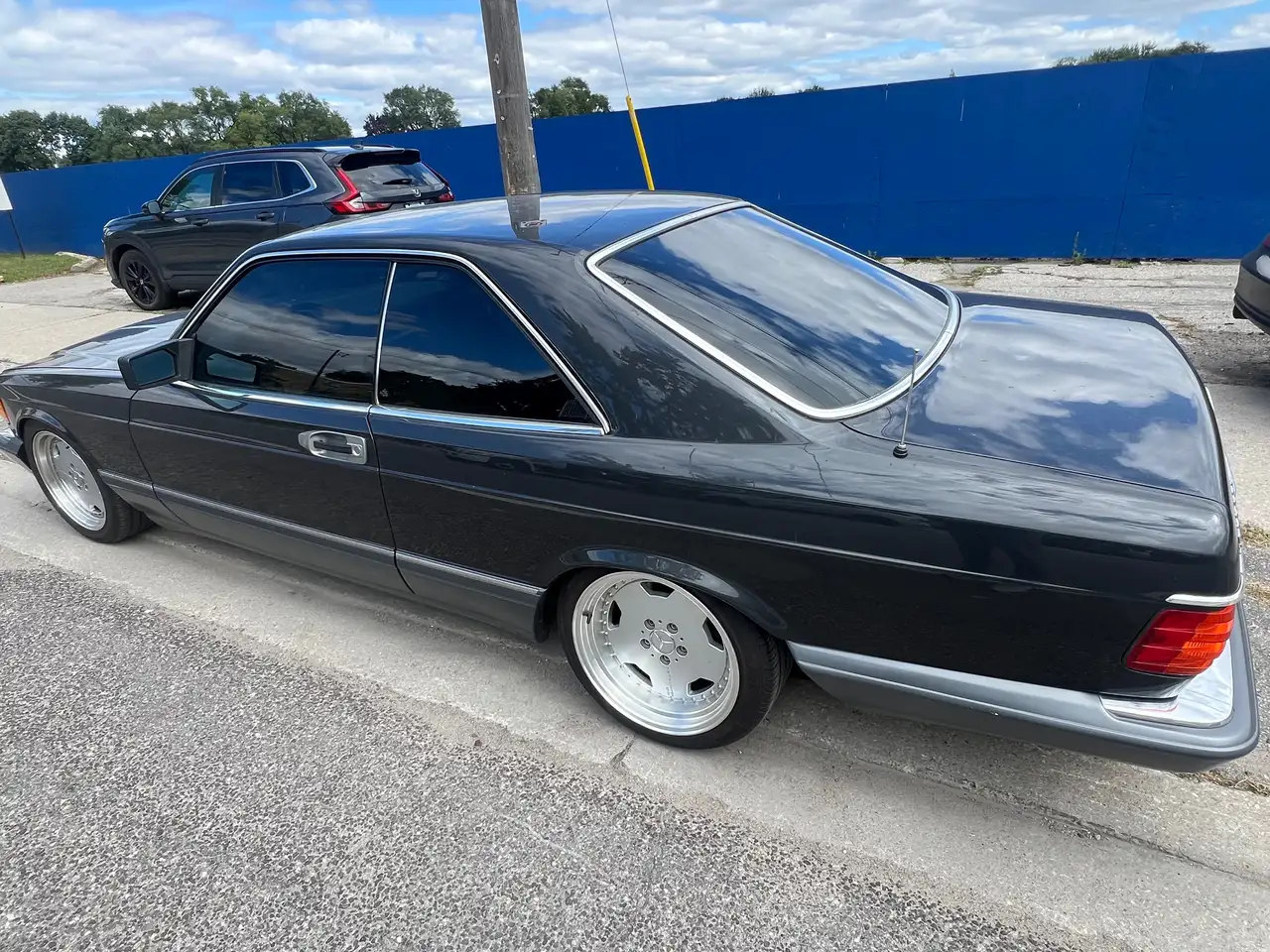 Mercedes-Benz 560 снимка Mercedes-Benz 560