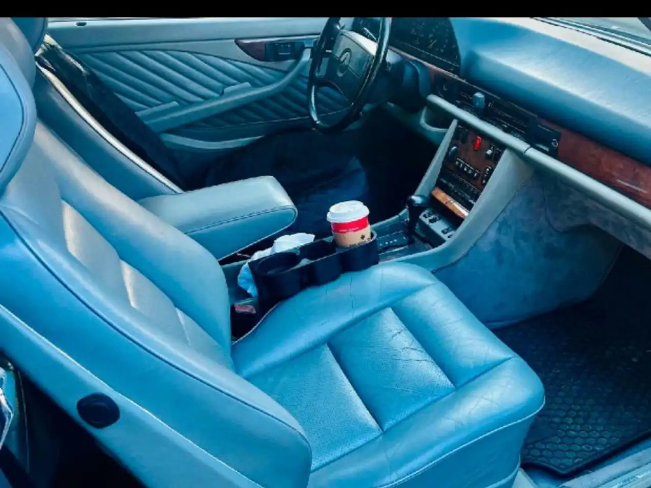 Mercedes-Benz 560 снимка Mercedes-Benz 560