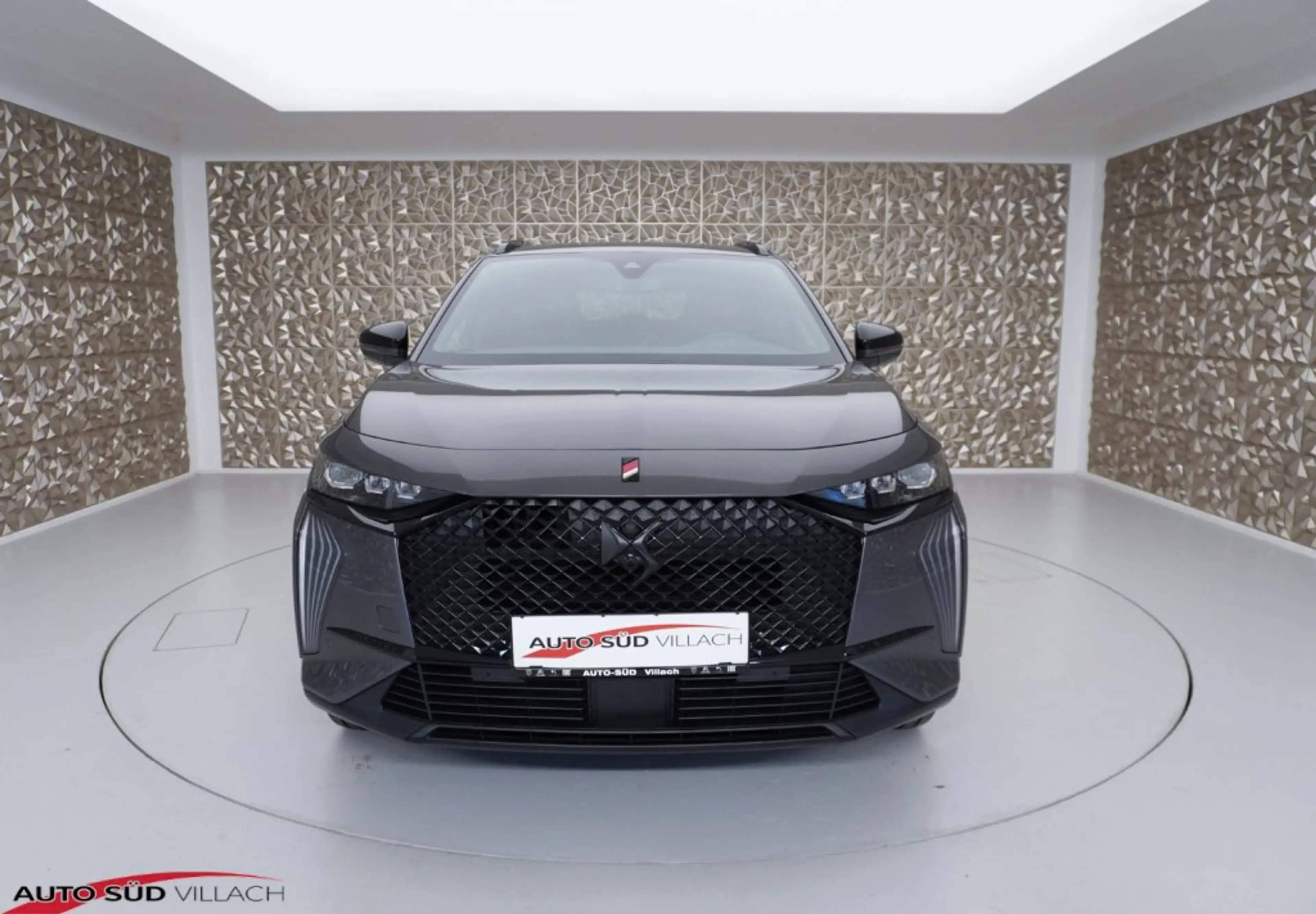 DS Automobiles DS 7 Crossback BlueHDi 130 PERFORMANCE LINE+ — photo 2
