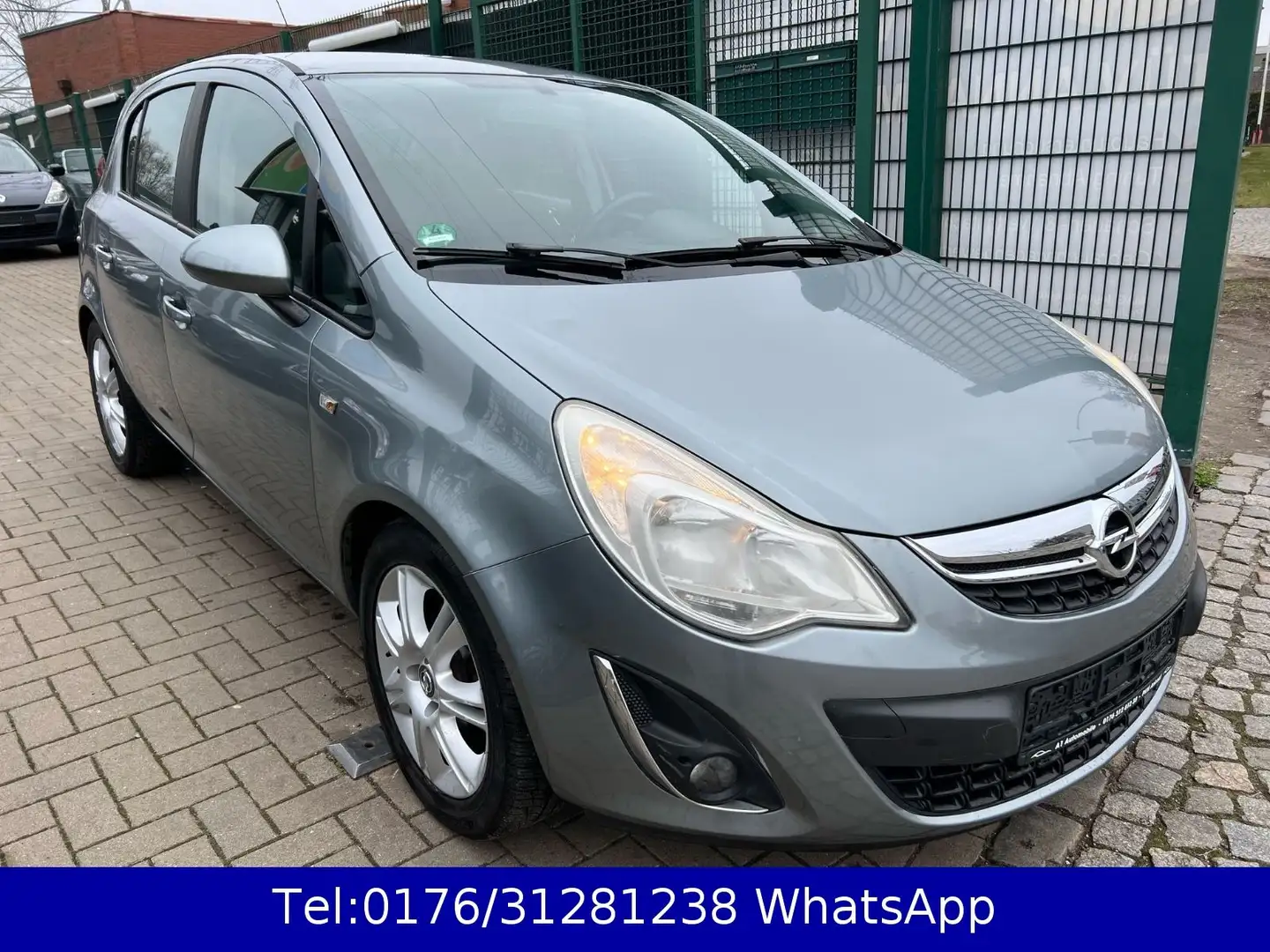 Opel Corsa D Satellite !! 4.Türig !! Tüv Jan.2026 Plateado - 1