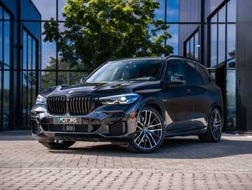 3.0AS xDrive45e - M-pack - HUD - Luchtvering - Trekhaak - Panodak - Comfort Access - M Sport - 22"