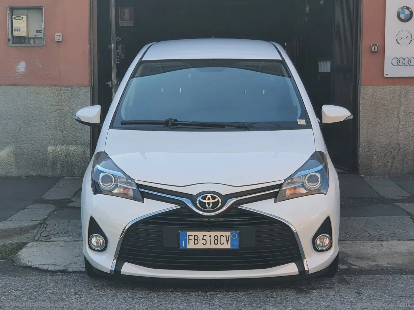 Toyota Yaris 1.0 5p. Bianco - 2