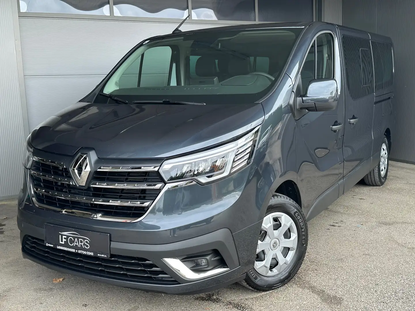 Renault Trafic Trafic Passenger Techno Blue dCi 150 EDC Techno Grau - 1