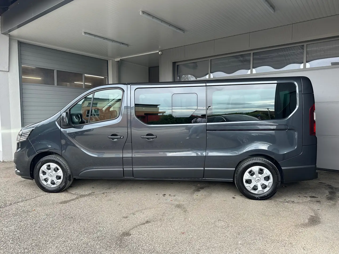 Renault Trafic Trafic Passenger Techno Blue dCi 150 EDC Techno Grau - 2