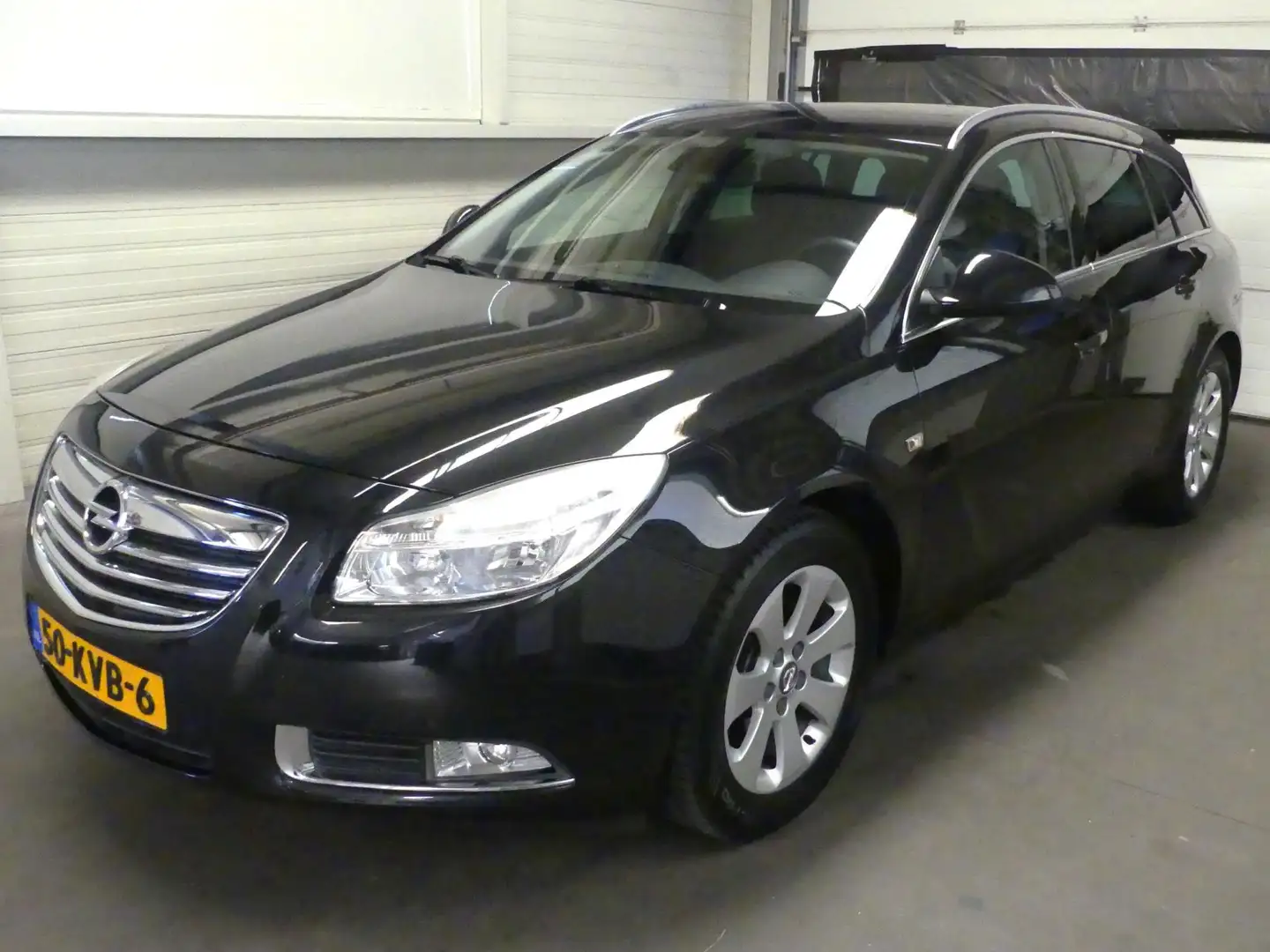 Opel Insignia Sports Tourer 1.6 T Edit - Cruise Control - Naviga Zwart - 1