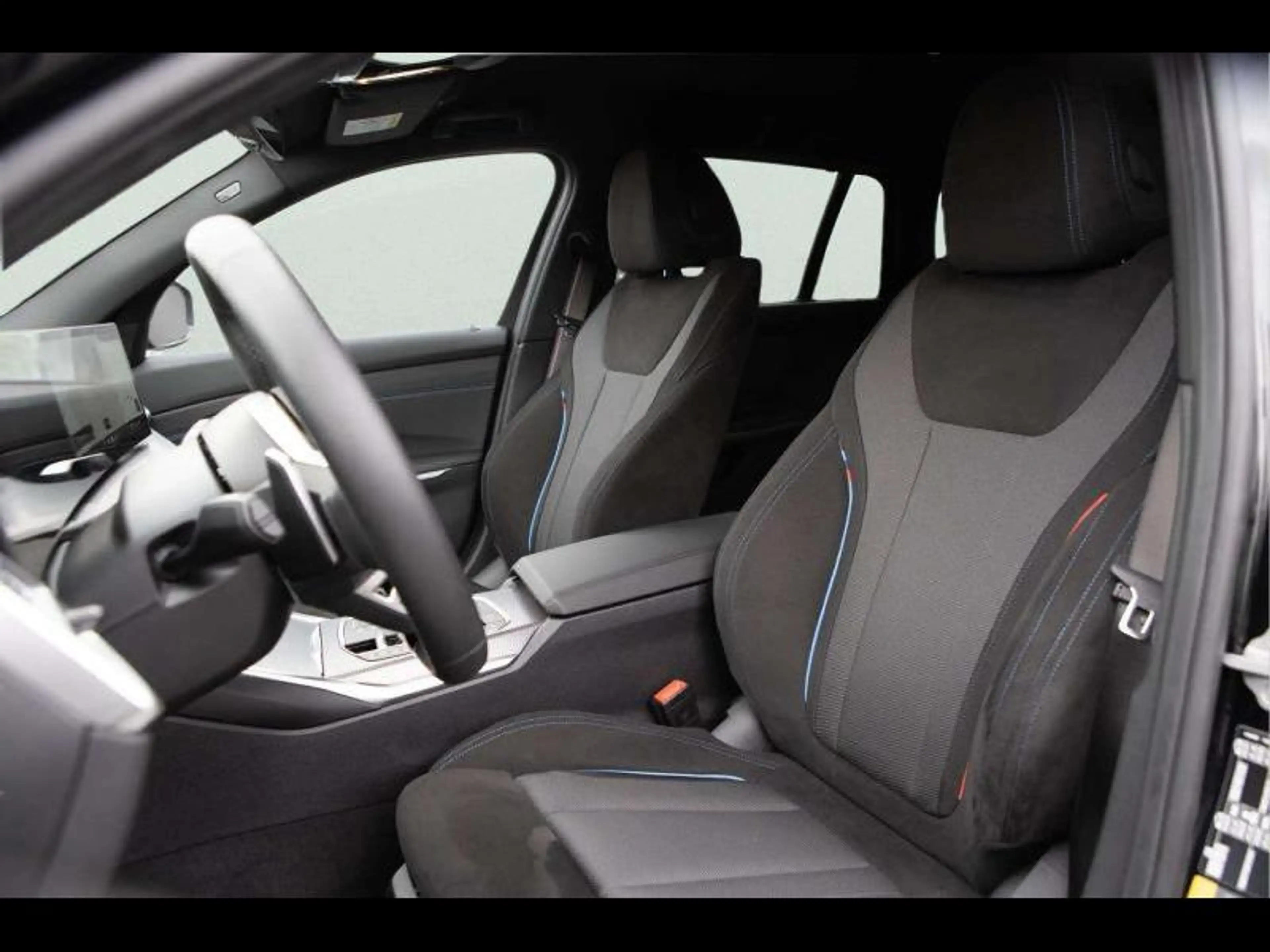 BMW 330 e Touring Kit M Sport — photo 7