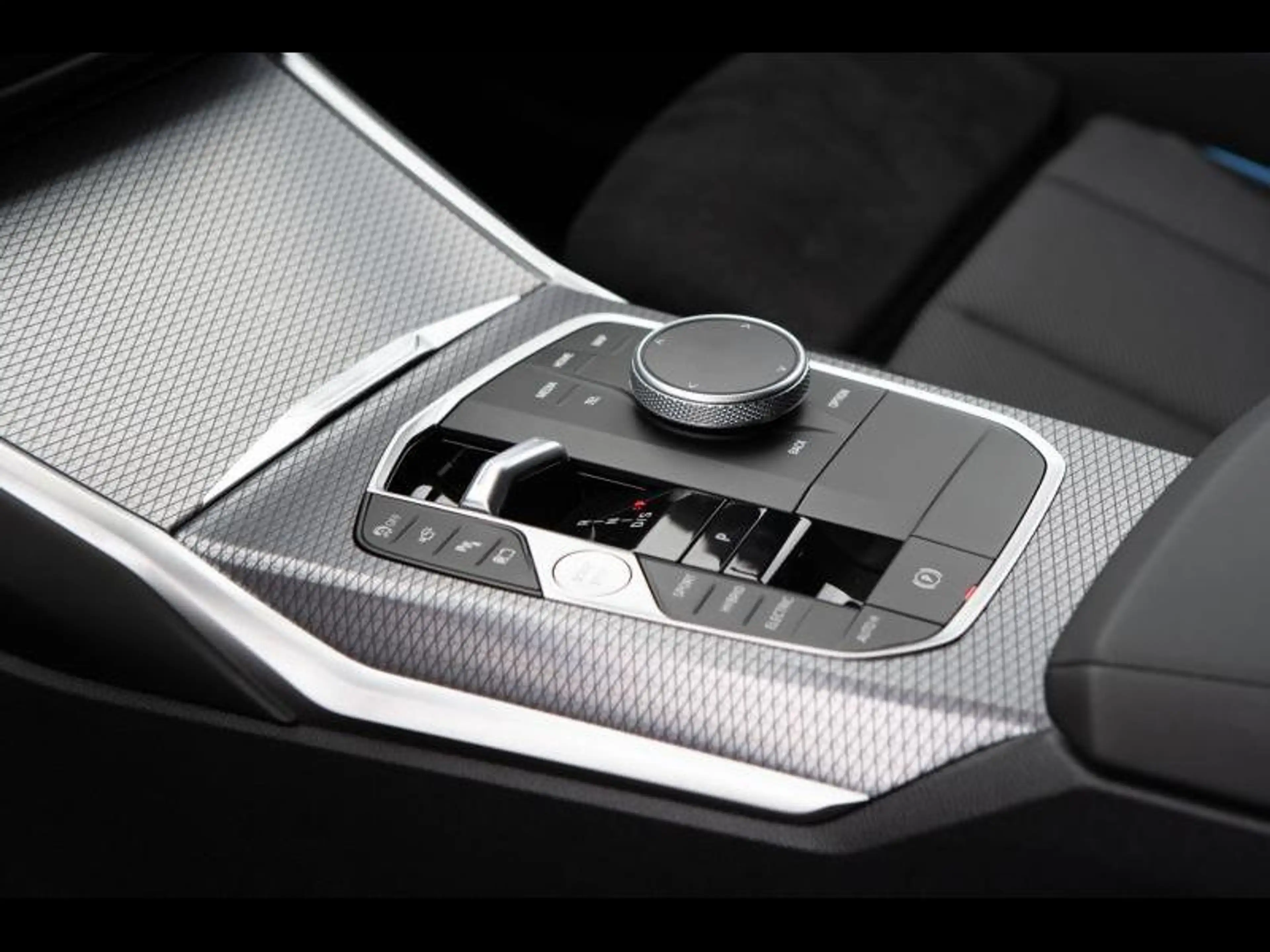 BMW 330 e Touring Kit M Sport — photo 13