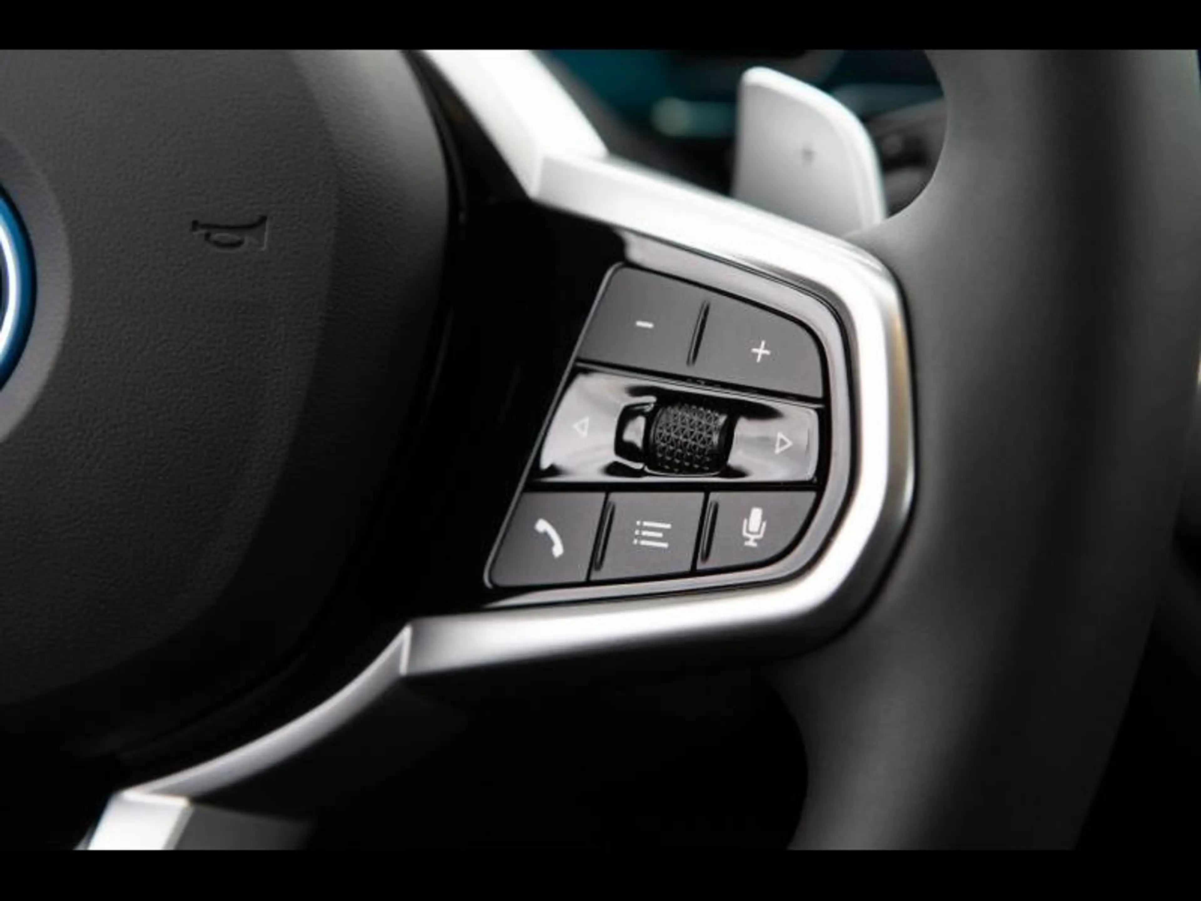 BMW 330 e Touring Kit M Sport — photo 11