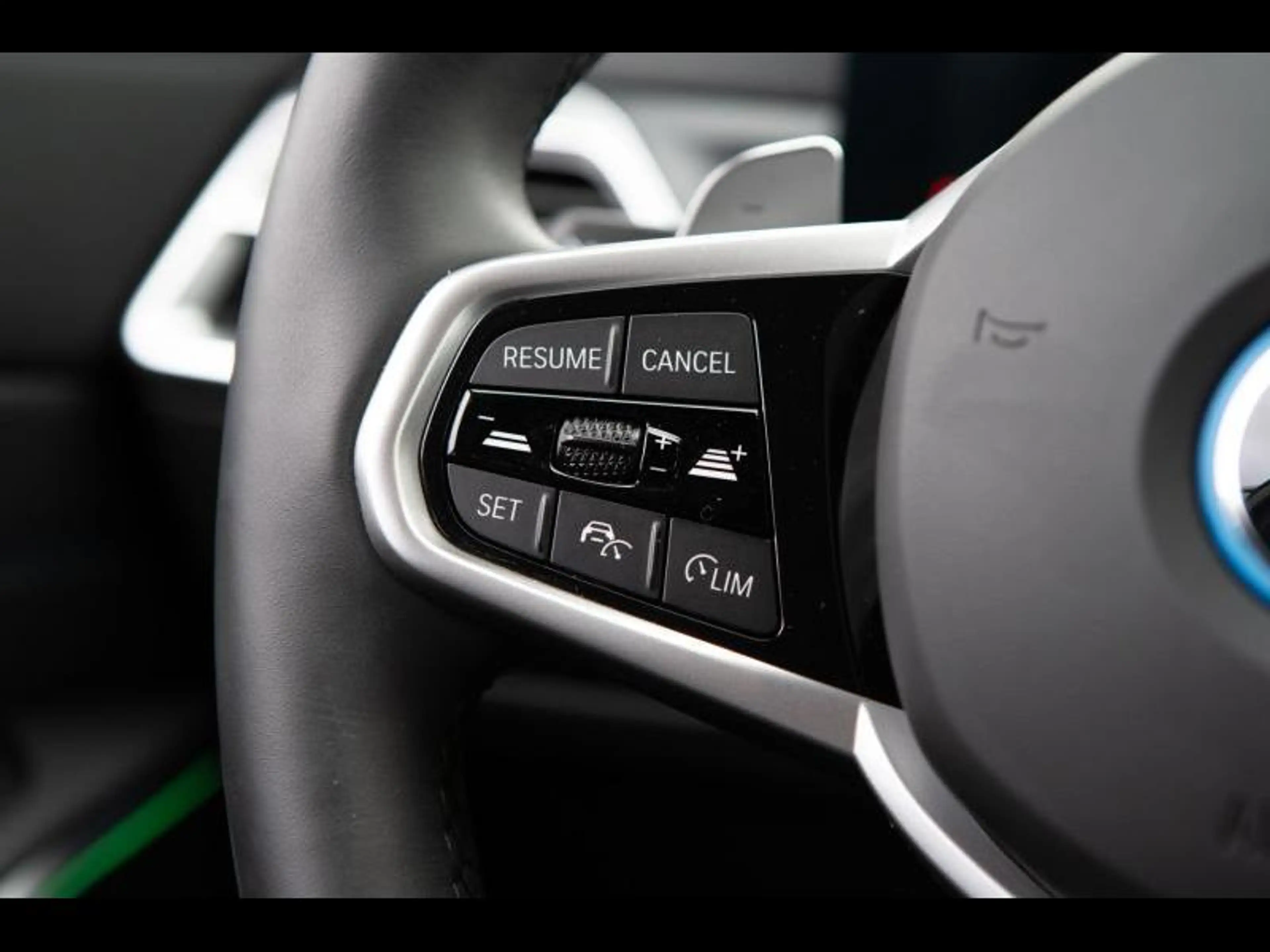 BMW 330 e Touring Kit M Sport — photo 10