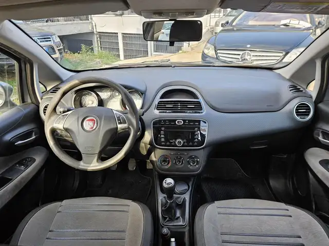 Fiat Punto Evo view 9