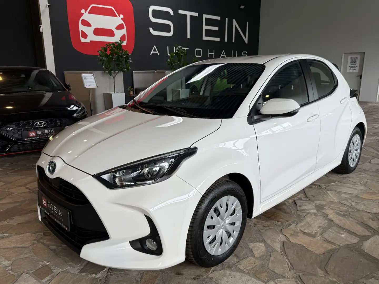 Toyota Yaris KAMERA ACC LANE USB BLUETOOTH Weiß - 1