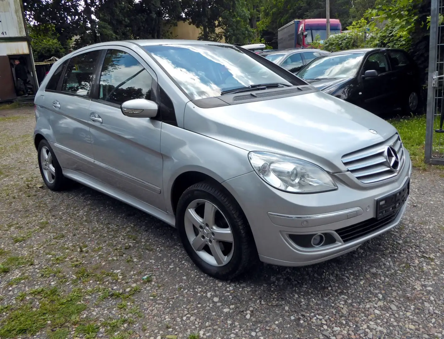 Mercedes-Benz B 200 B -Klasse /TÜV/AU 06/2026 Argintiu - 1