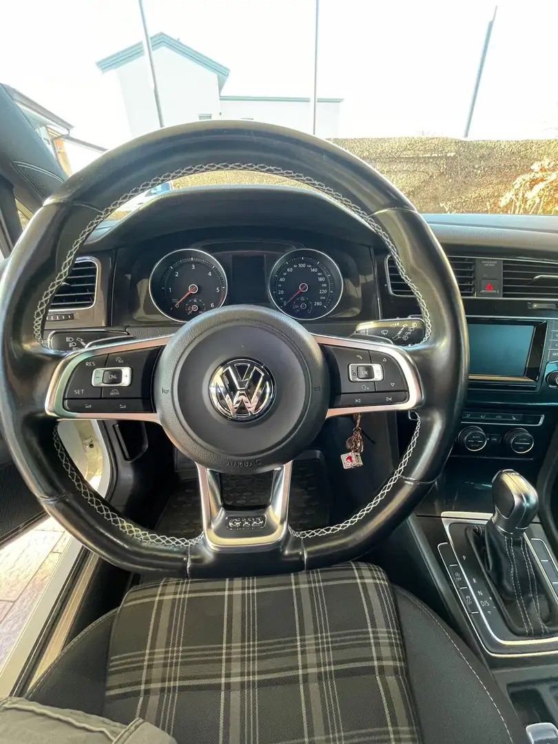 Volkswagen Golf GTD - 1