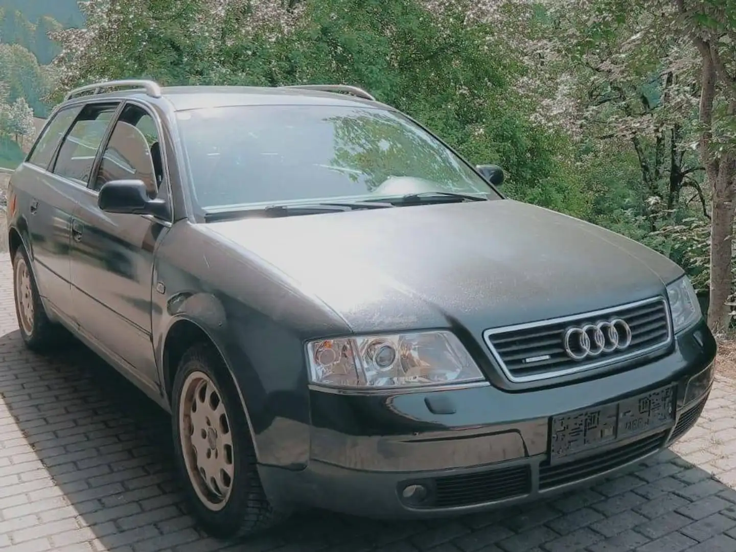 Audi A6 A6 Avant quattro 2,5 V6 Ambiente TDI Schwarz - 1