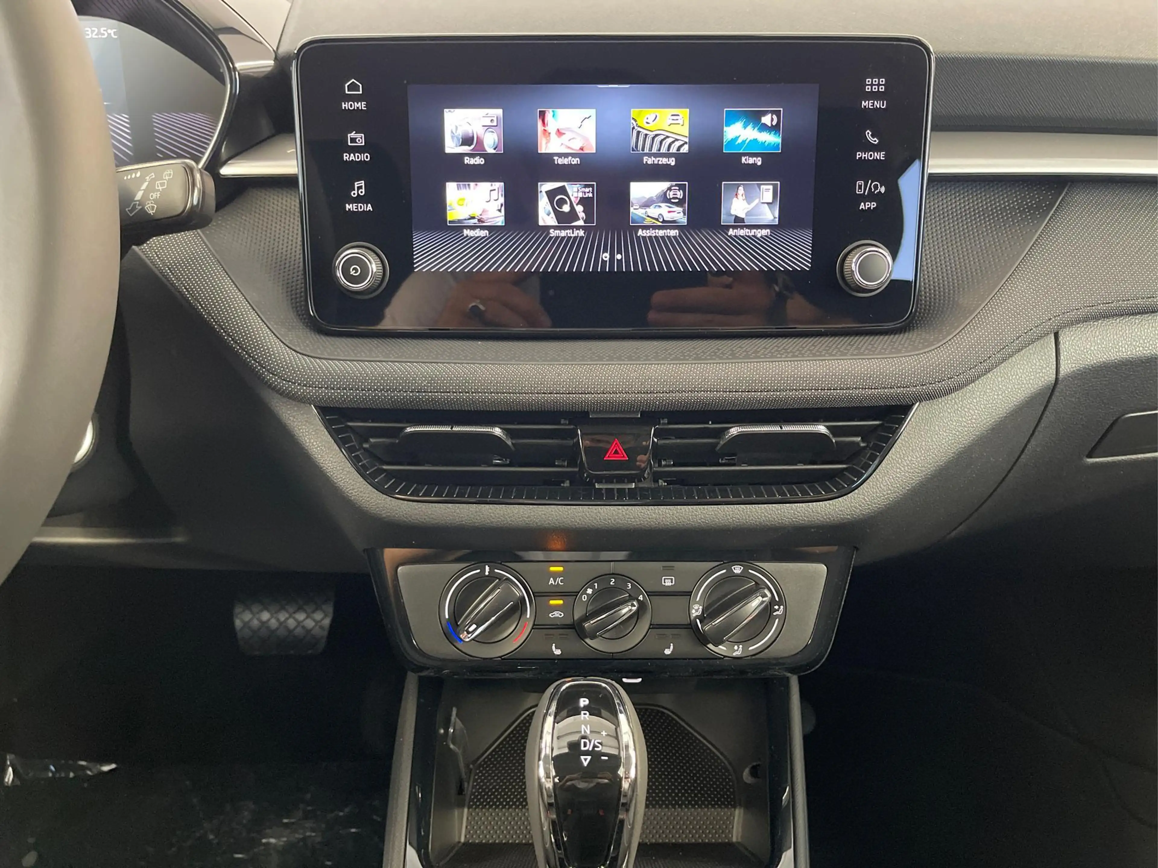 Skoda Fabia Selection 115PS DSG GV5+AHK+Kamera+Alu+Kessy+Cl... — photo 6