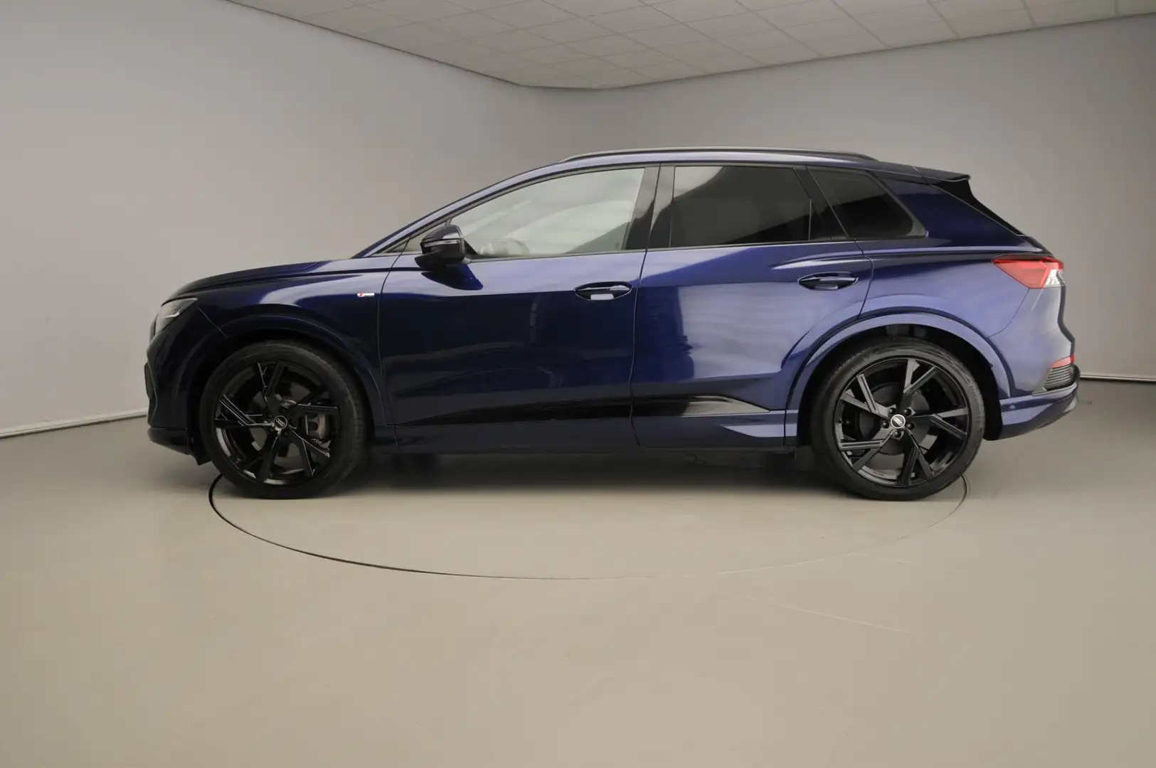 Audi Q4 e-tron 40 S edition 77 kWh S line | SoH 97% | Matrix LED Blauw - 2