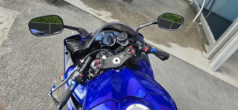 Yamaha YZF-R1 - foto 5