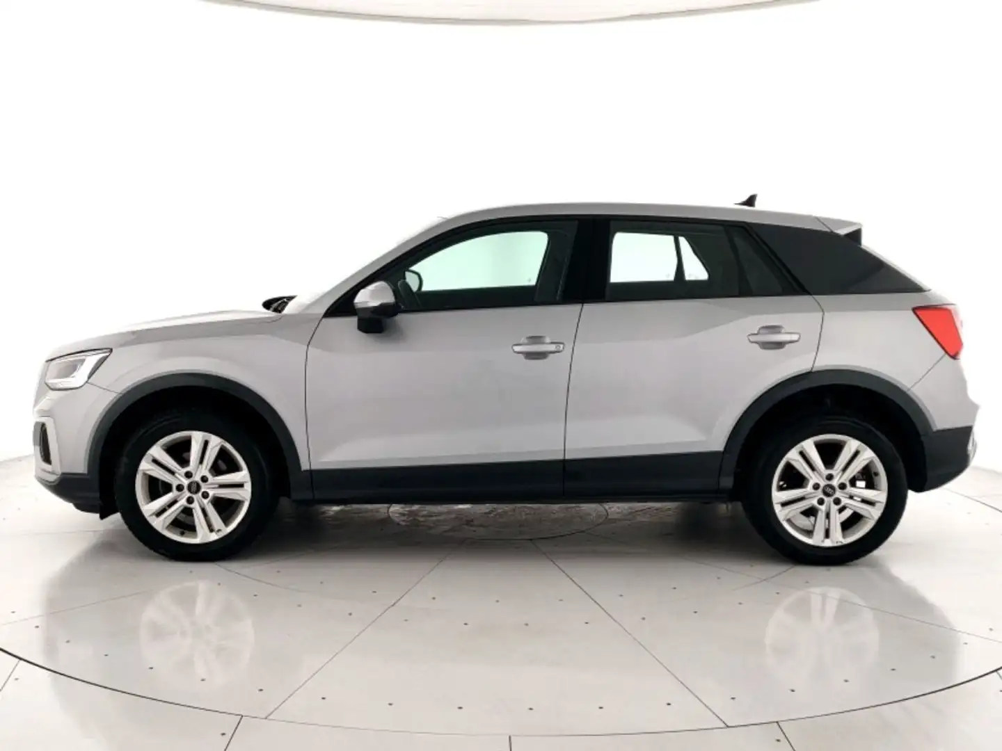 Audi Q2 35TFSI Admired Advanced s-tronic 150cv Silber - 2