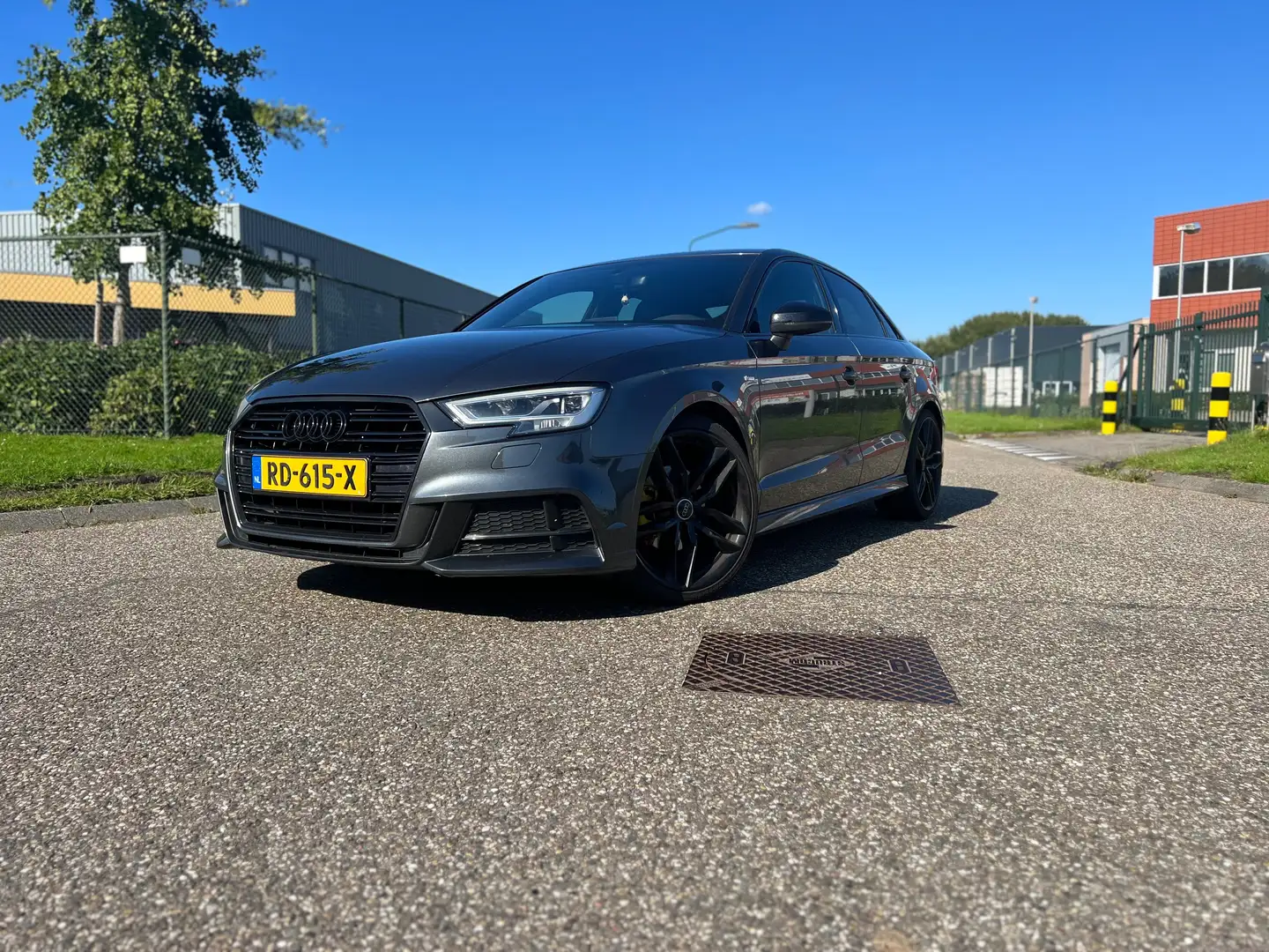 Audi A3 1.5 TFSI CoD Sp.SL.E Grijs - 1