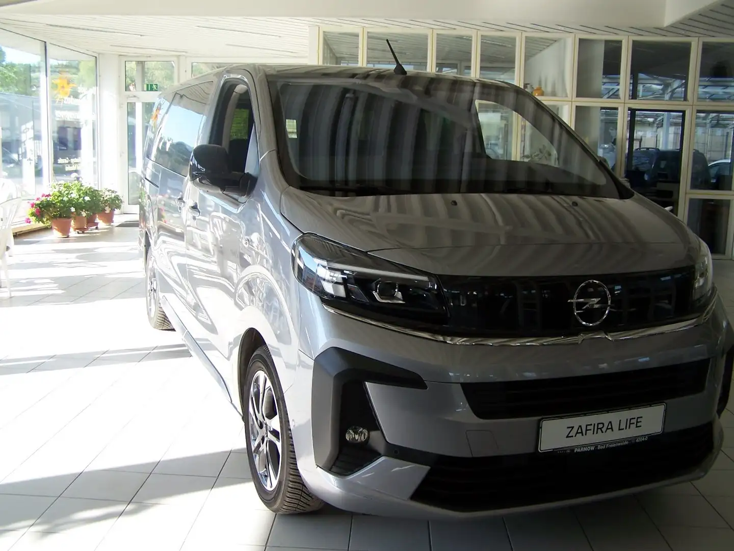 Opel Zafira Life BUS Grau - 2