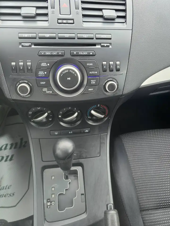Mazda 3 снимка Mazda 3