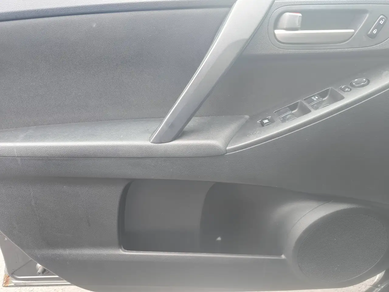 Mazda 3 снимка Mazda 3