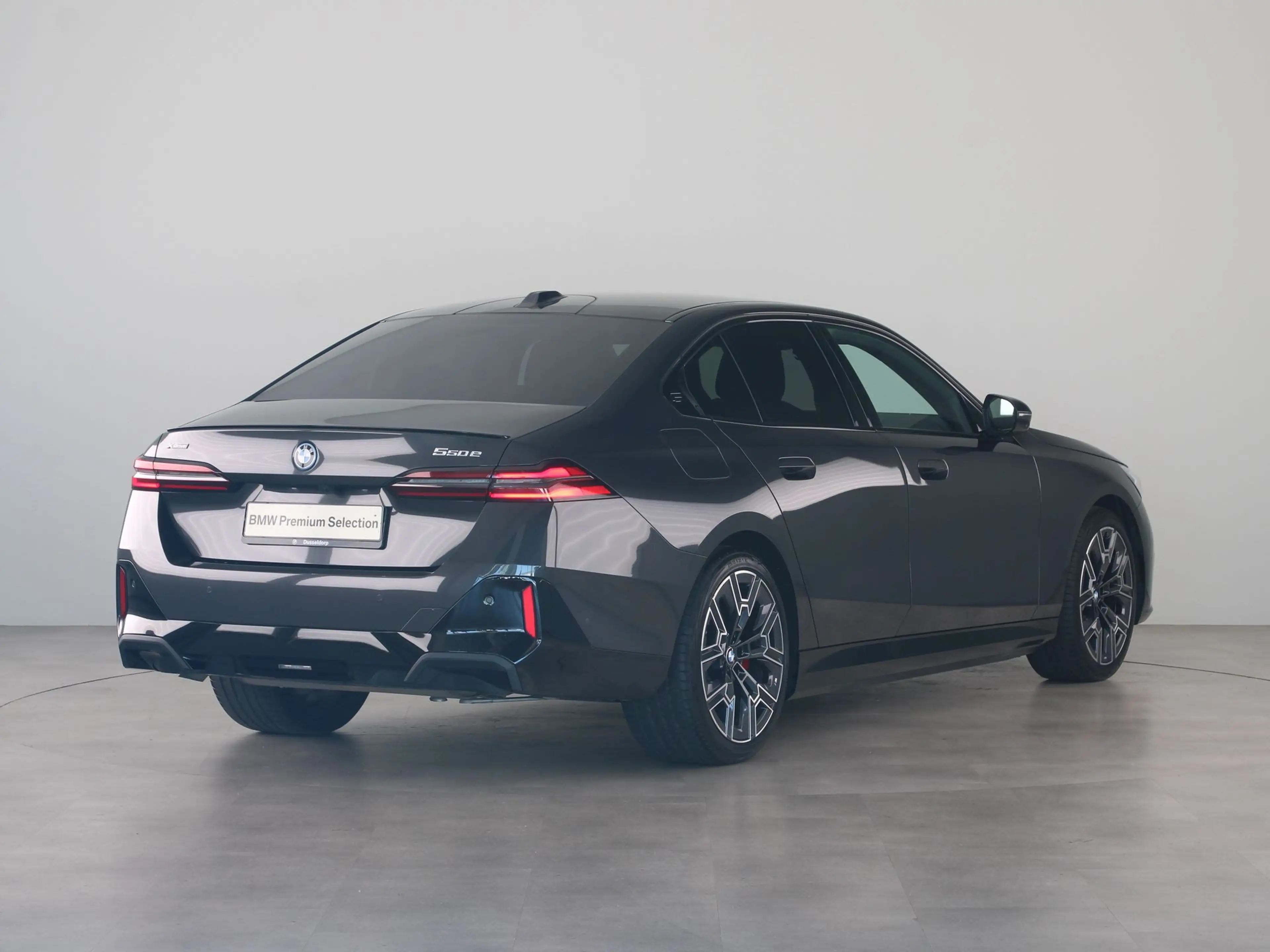 BMW 550 5 Serie 550e xDrive — photo 9