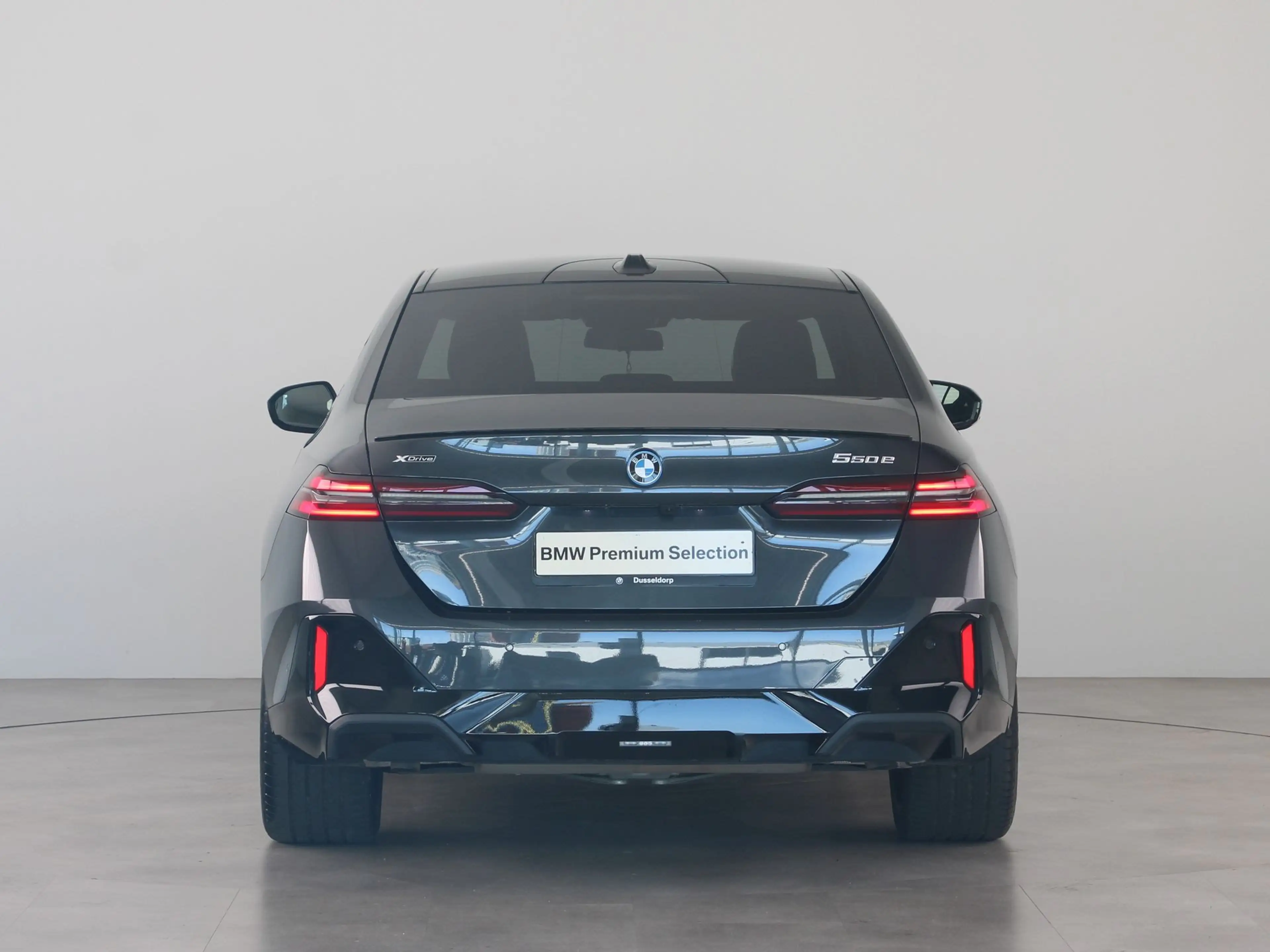 BMW 550 5 Serie 550e xDrive — photo 10