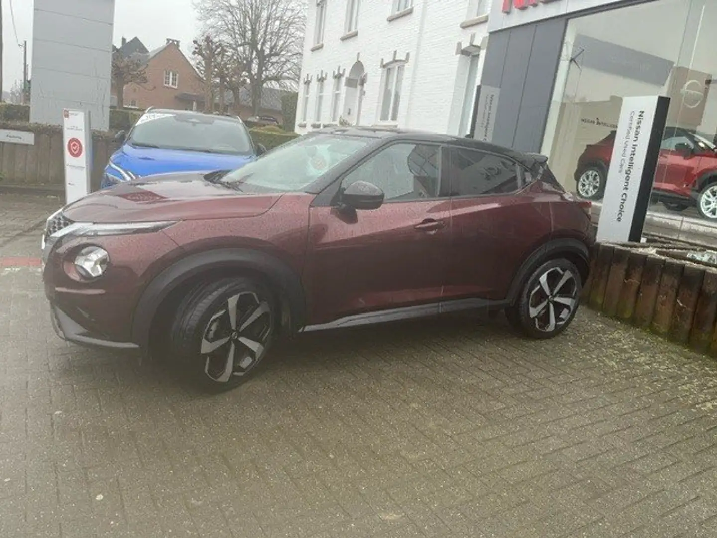 Nissan Juke 1.0 DIG-T 2WD Premiere Edition Paars - 1
