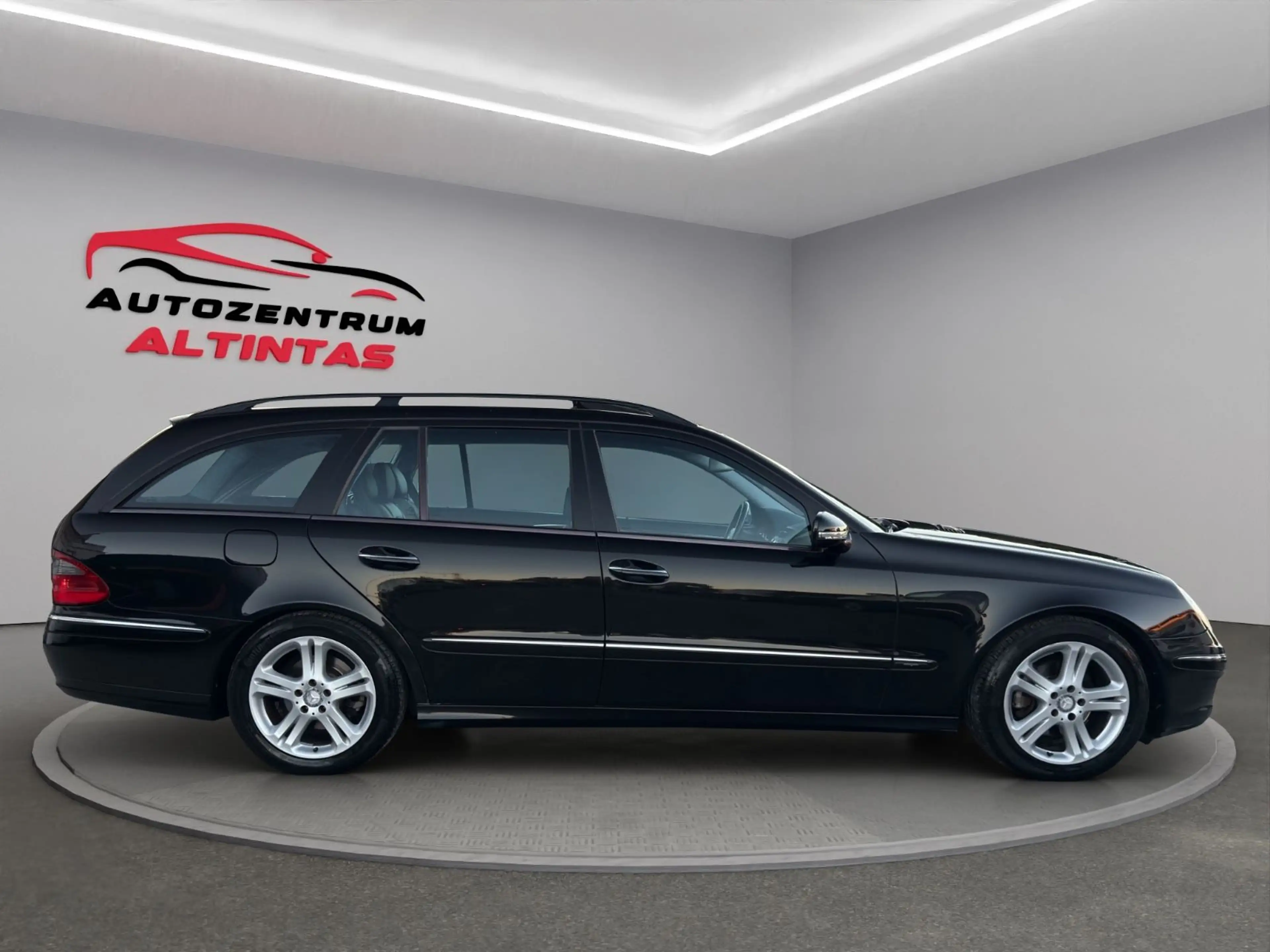 Mercedes-Benz E 220 CDI T*AVANTGARDE*ESHD*NAVI*XEN*T.LEDER*AHK — photo 8