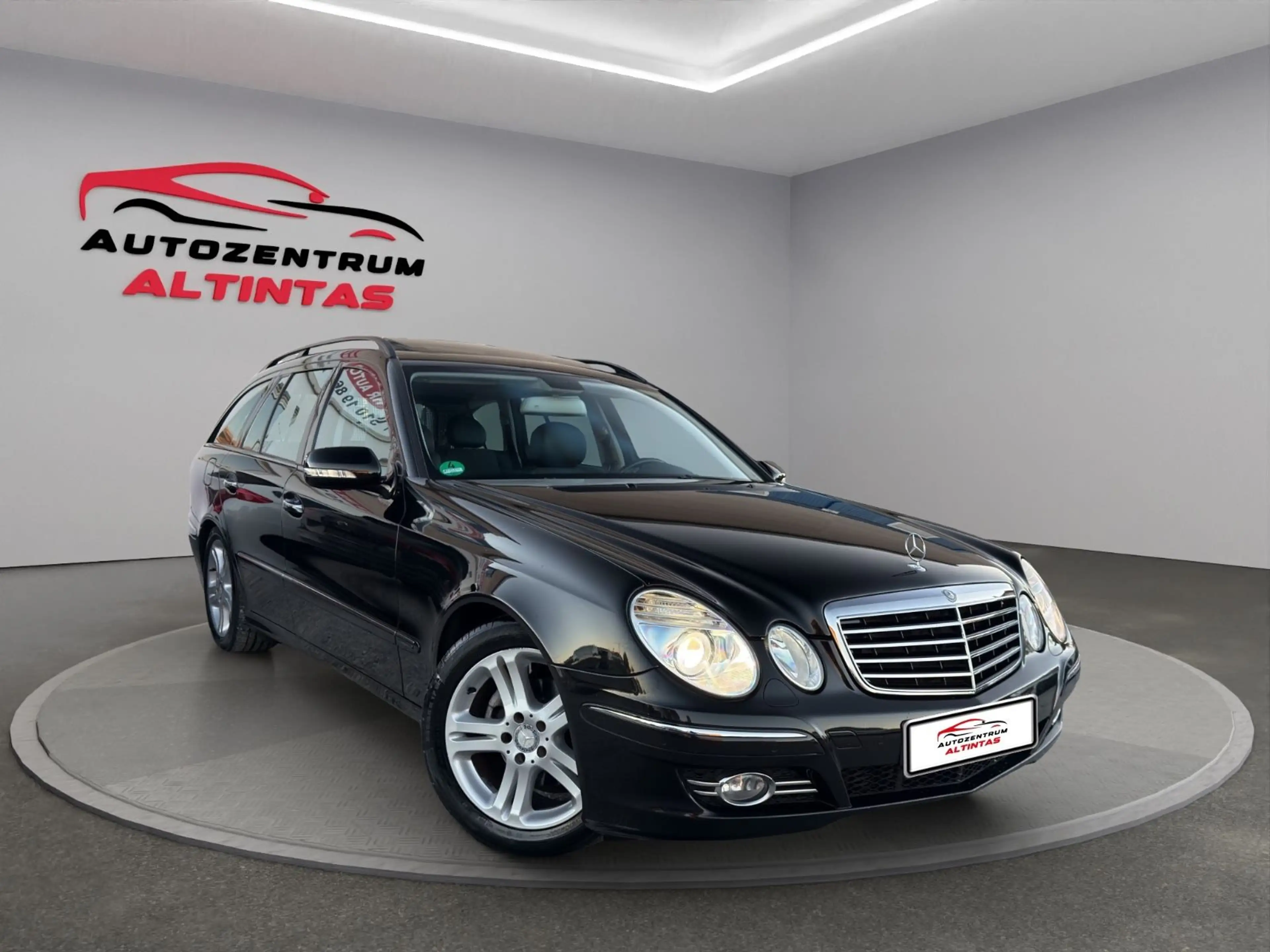 Mercedes-Benz E 220 CDI T*AVANTGARDE*ESHD*NAVI*XEN*T.LEDER*AHK — photo 2