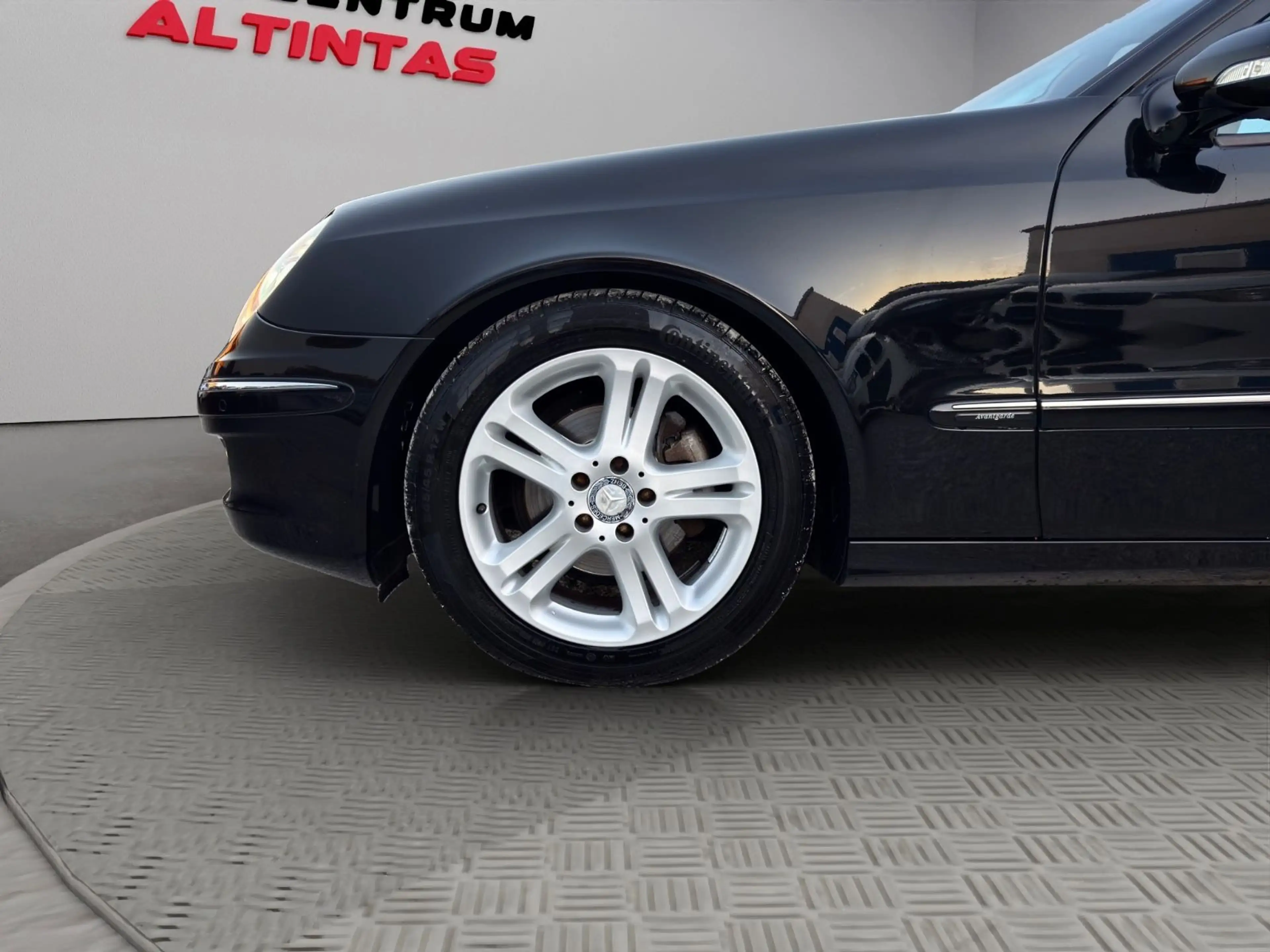 Mercedes-Benz E 220 CDI T*AVANTGARDE*ESHD*NAVI*XEN*T.LEDER*AHK — photo 9