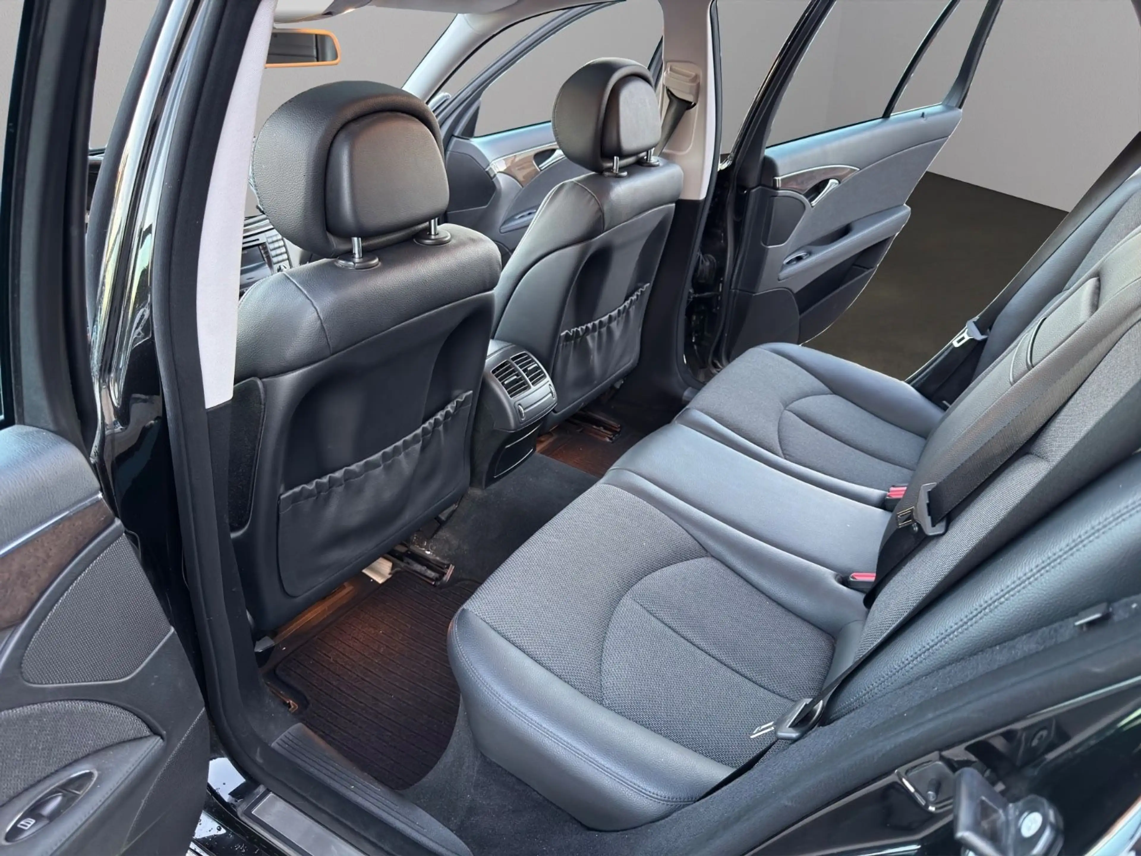 Mercedes-Benz E 220 CDI T*AVANTGARDE*ESHD*NAVI*XEN*T.LEDER*AHK — photo 14